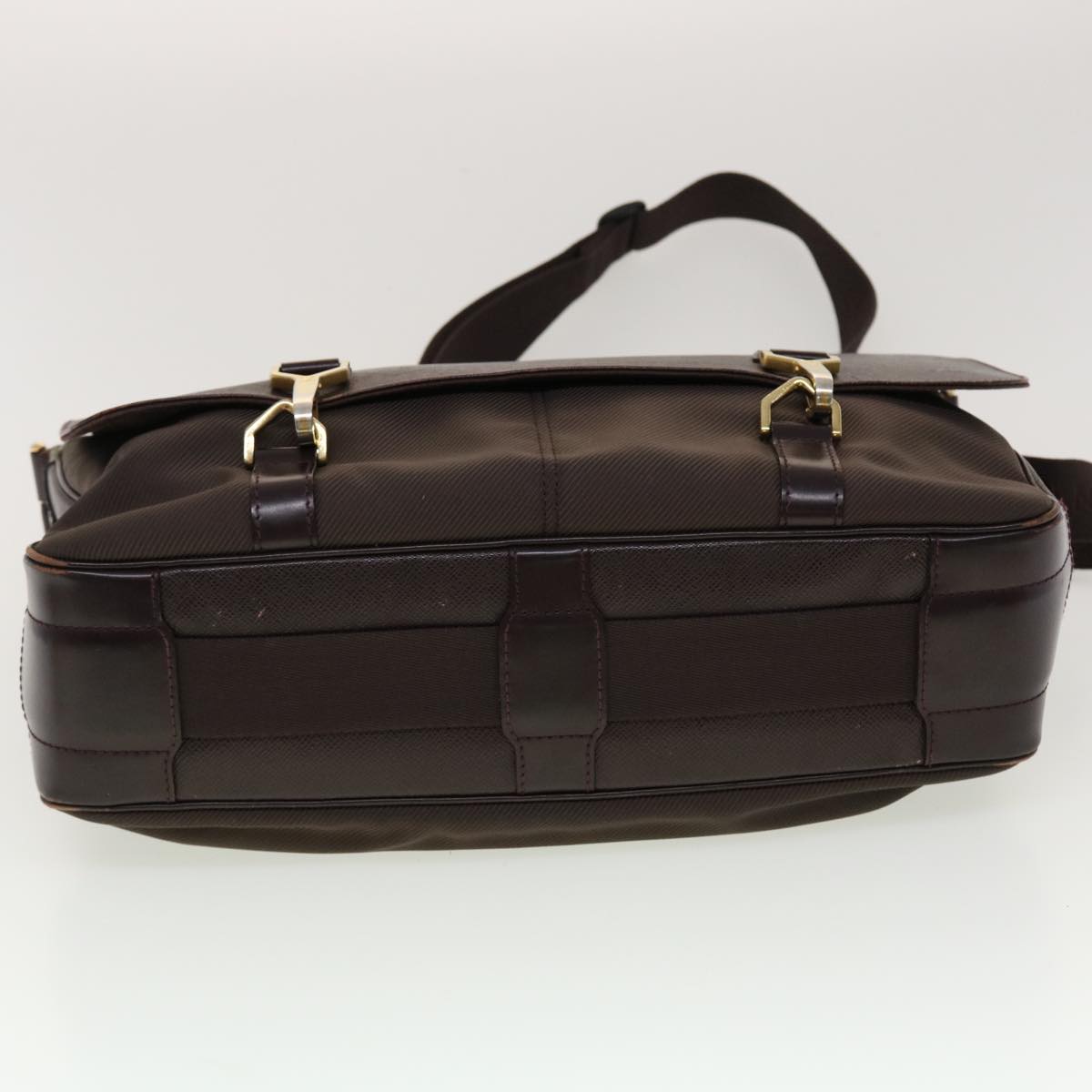 LOUIS VUITTON Taiga Leather Delsous Shoulder Bag Acajou M30166 LV 45151