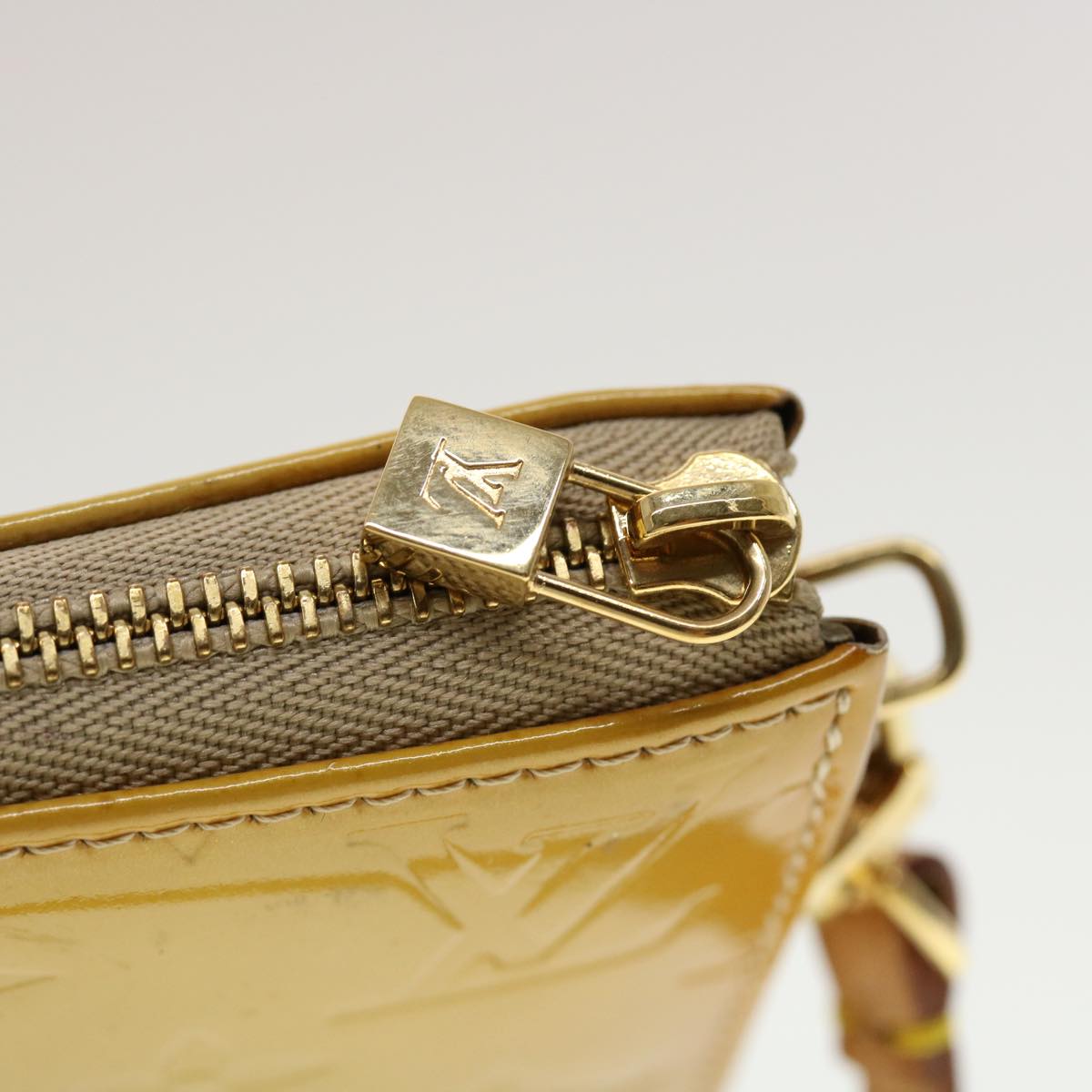 LOUIS VUITTON Monogram Vernis Lexington Accessory Pouch Beige M91010 45180