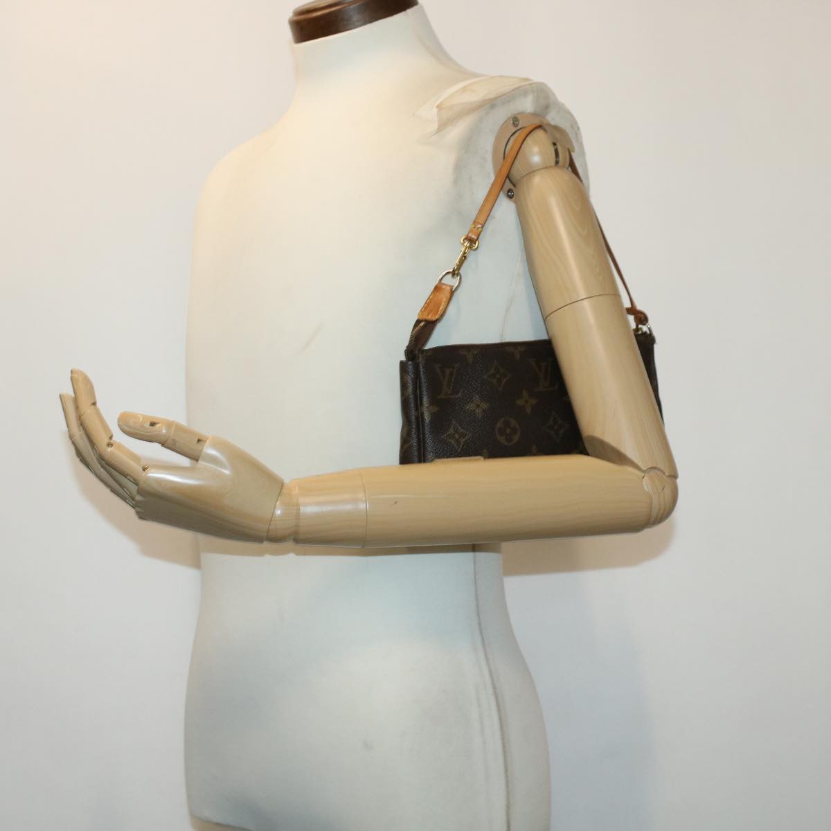 LOUIS VUITTON Monogram Pochette Accessoires Pouch M51980 LV 45233