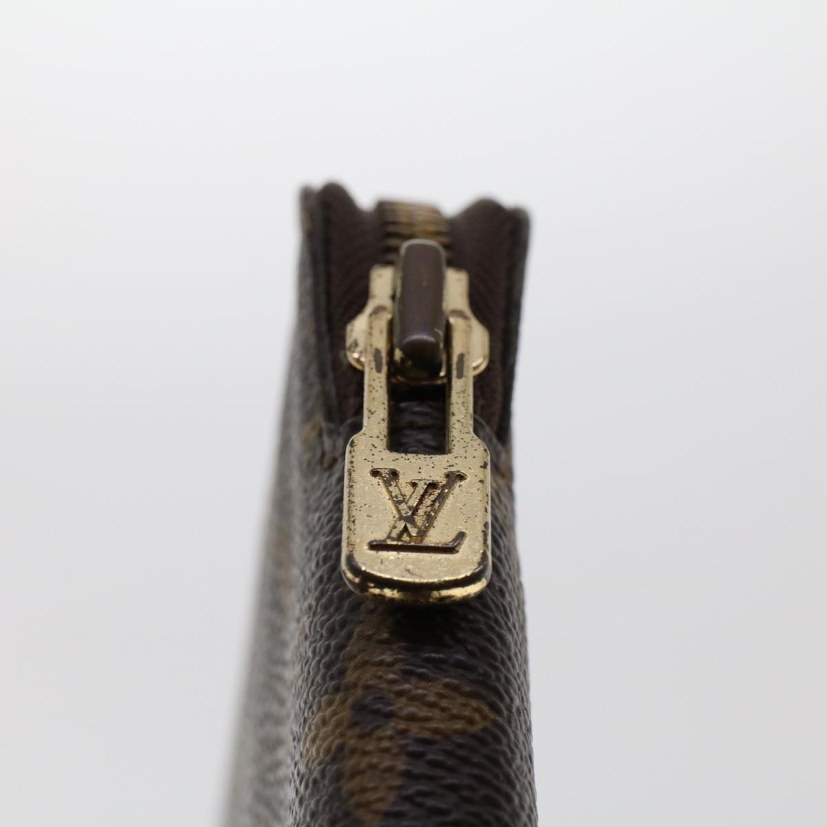 LOUIS VUITTON Monogram Passport Case LV 45325