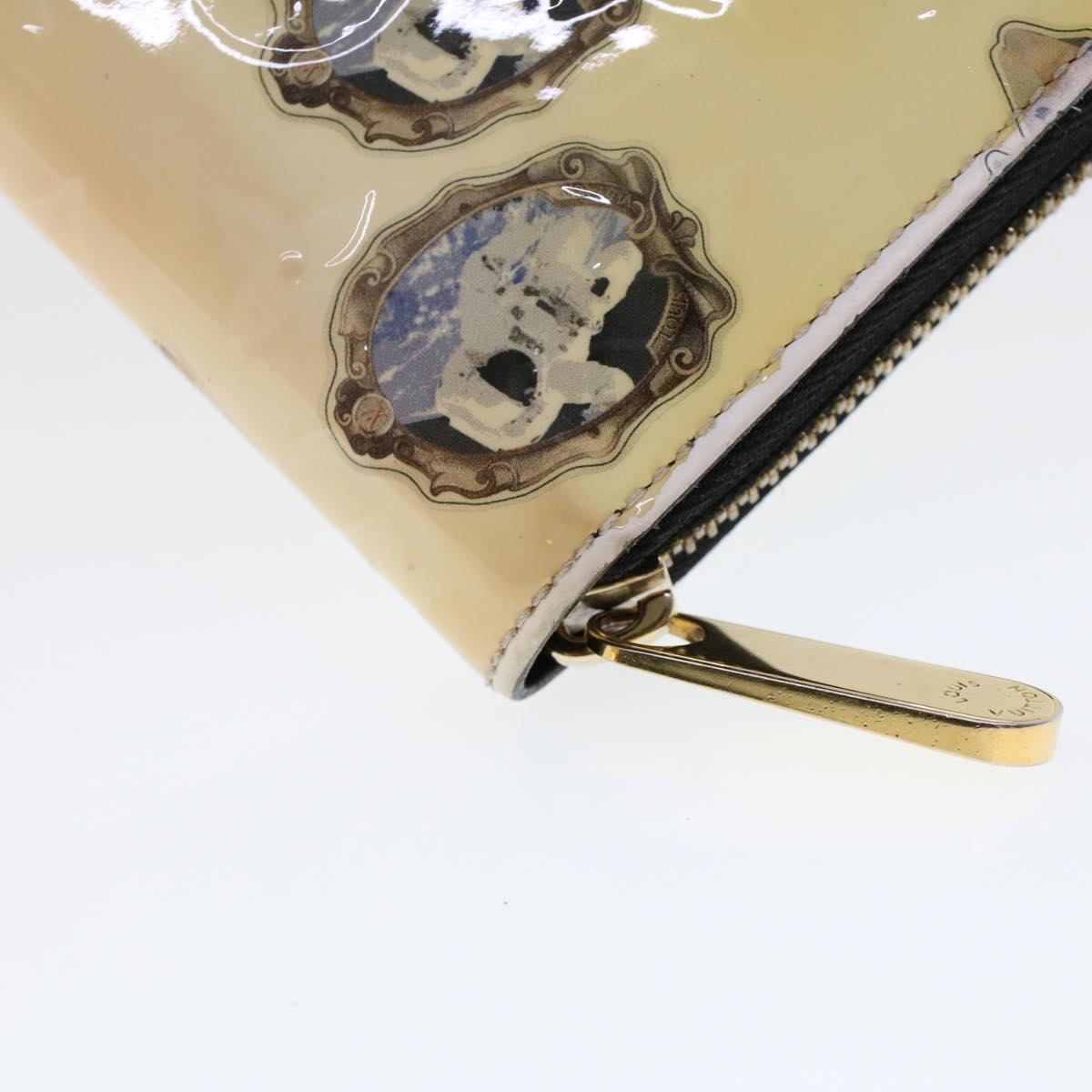 LOUIS VUITTON Vernis Nicolas Ghesquière Zippy Wallet White M50370 LV 45330
