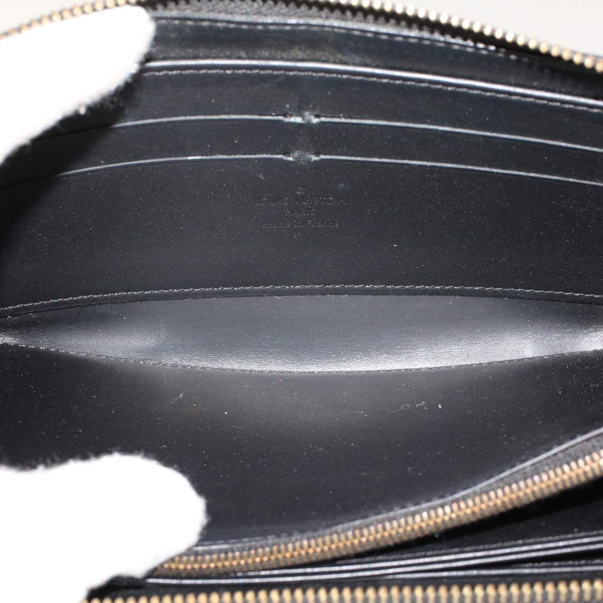 LOUIS VUITTON Vernis Nicolas Ghesquière Zippy Wallet White M50370 LV 45330