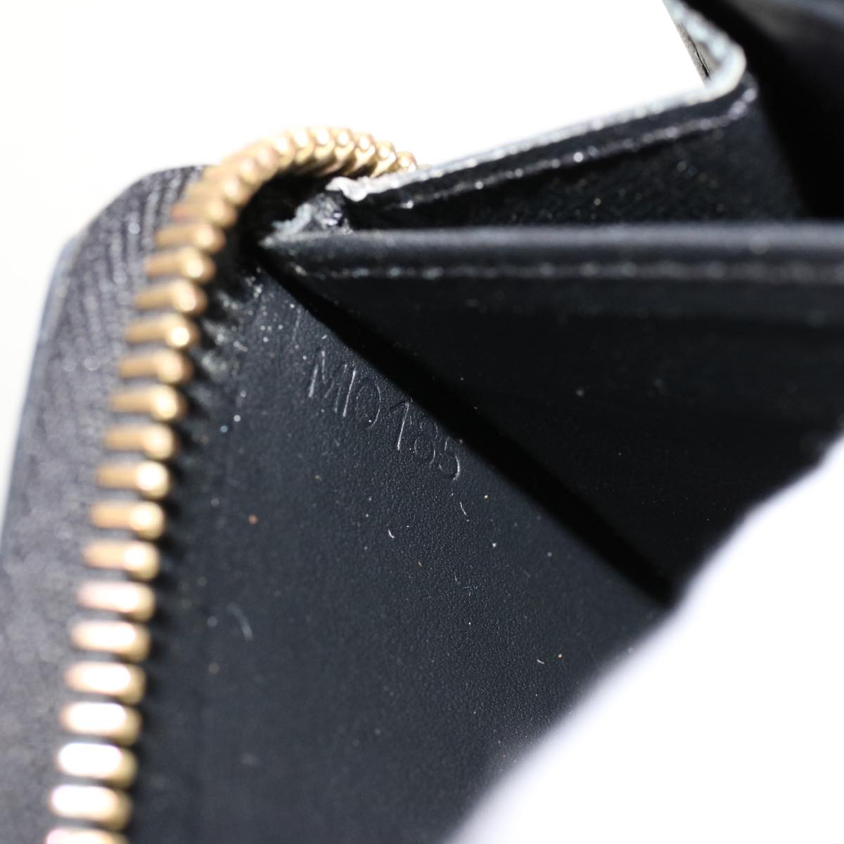 LOUIS VUITTON Vernis Nicolas Ghesquière Zippy Wallet White M50370 LV 45330