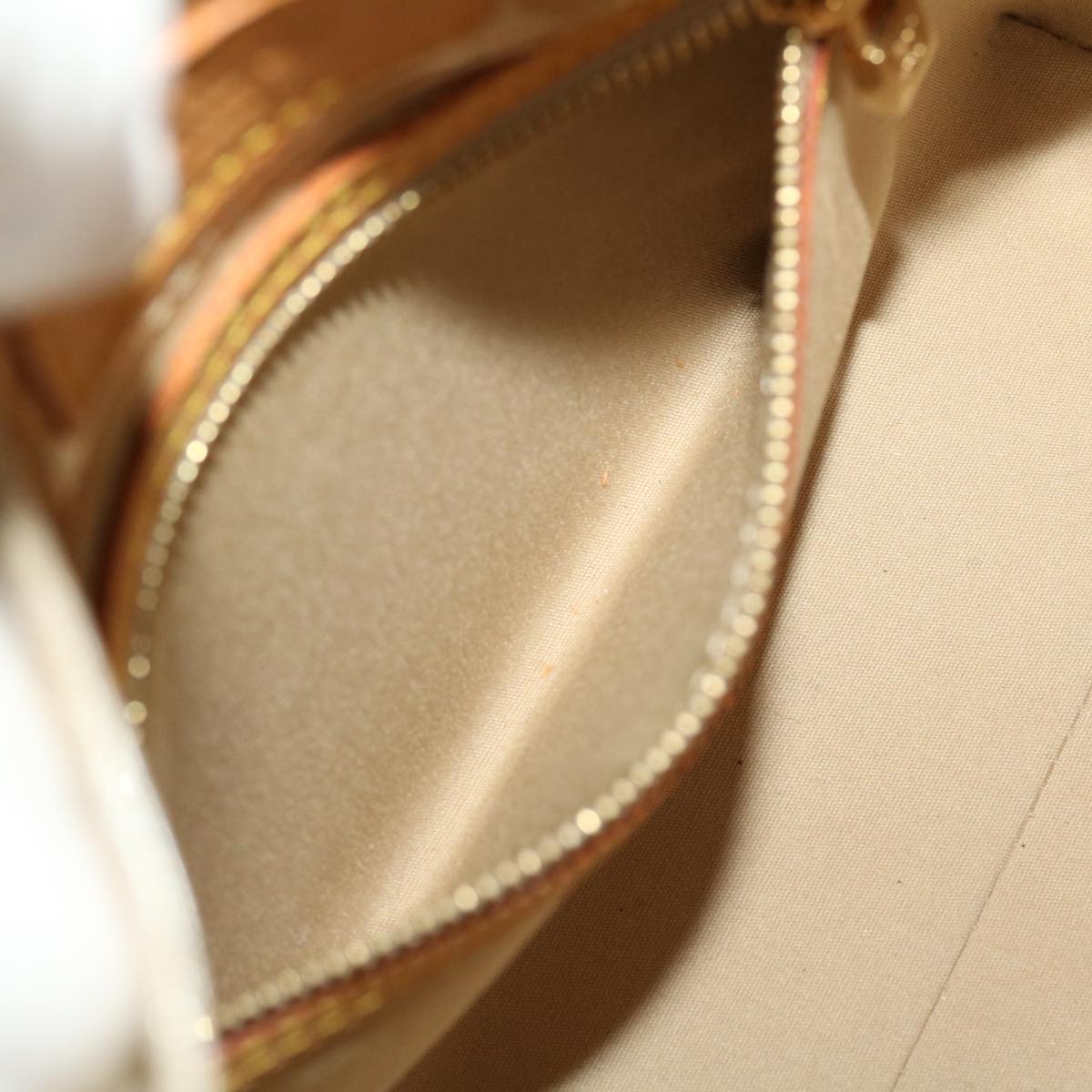 LOUIS VUITTON Monogram Vernis Reade PM Hand Bag Beige M91334 LV 45340