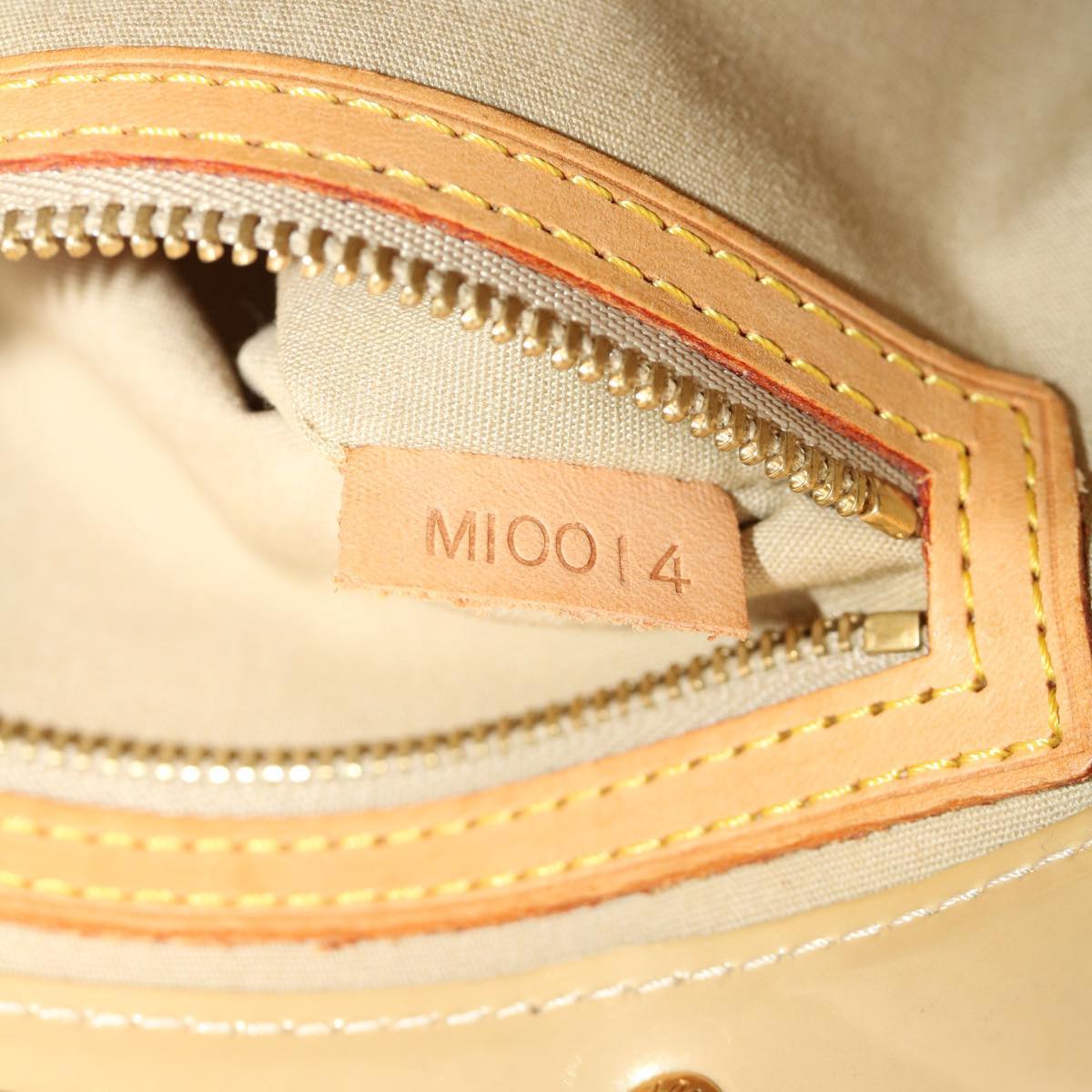 LOUIS VUITTON Monogram Vernis Reade PM Hand Bag Beige M91334 LV 45340