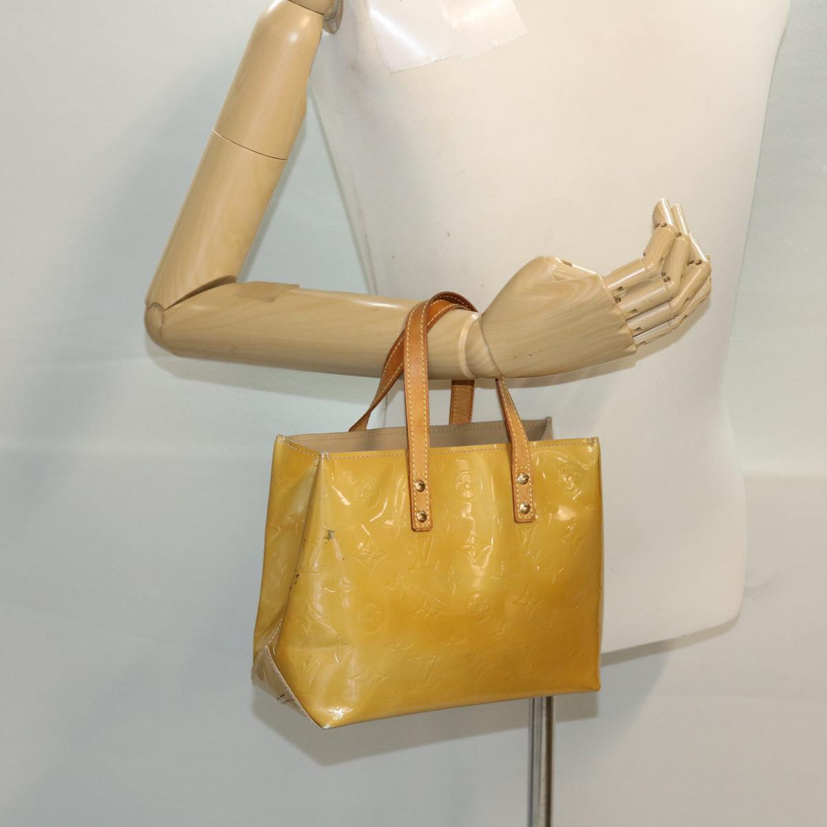 LOUIS VUITTON Monogram Vernis Reade PM Hand Bag Beige M91334 LV 45340