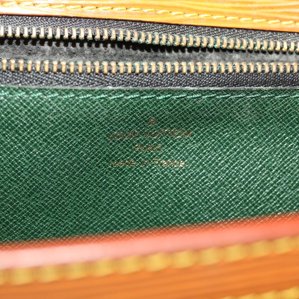 LOUIS VUITTON Epi Serie Dragonne Hand Bag Brown M52618 LV 45374