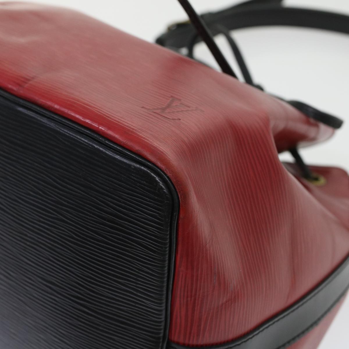 LOUIS VUITTON Epi Petit Noe Shoulder Bag Bicolor Black Red M44172 LV 45384