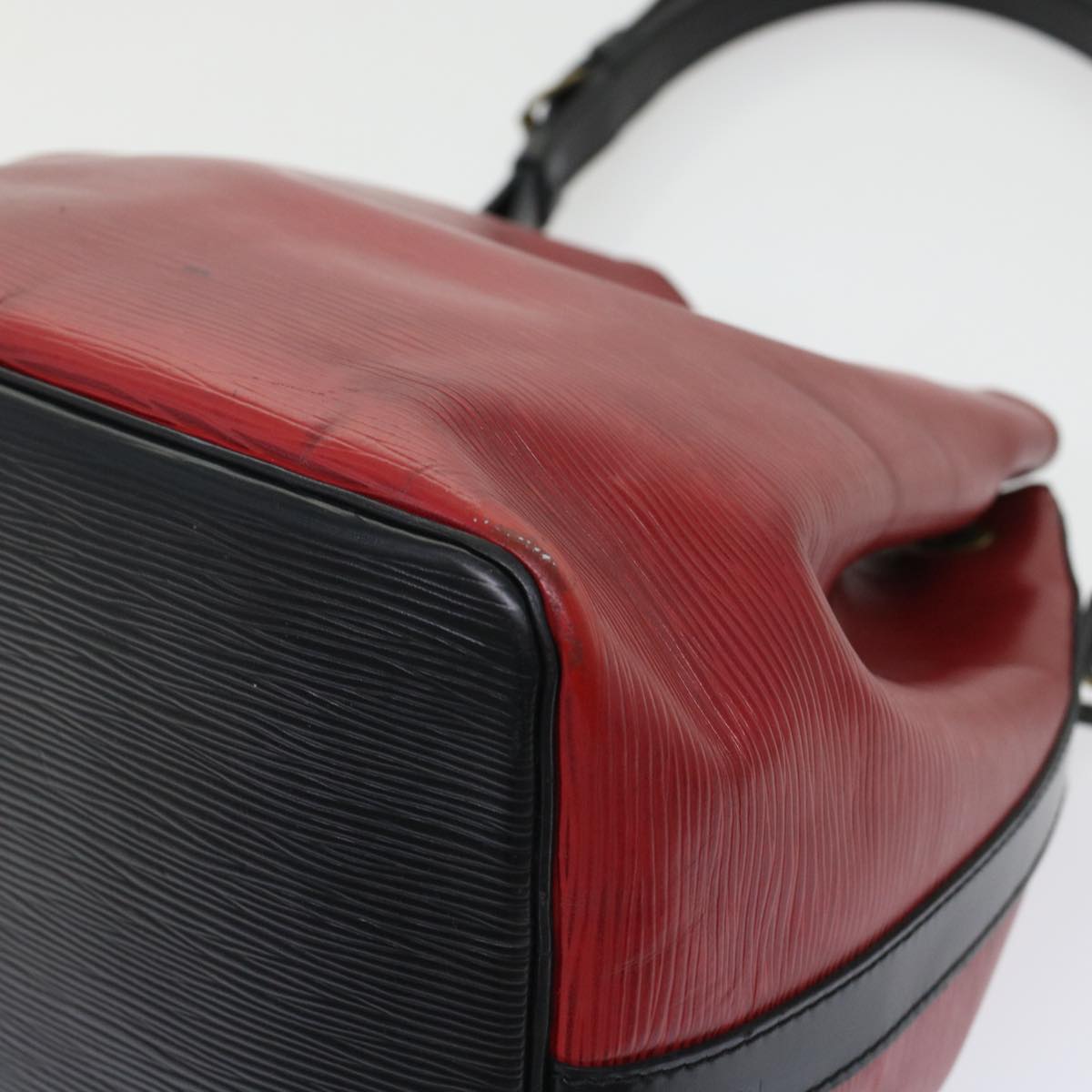 LOUIS VUITTON Epi Petit Noe Shoulder Bag Bicolor Black Red M44172 LV 45384