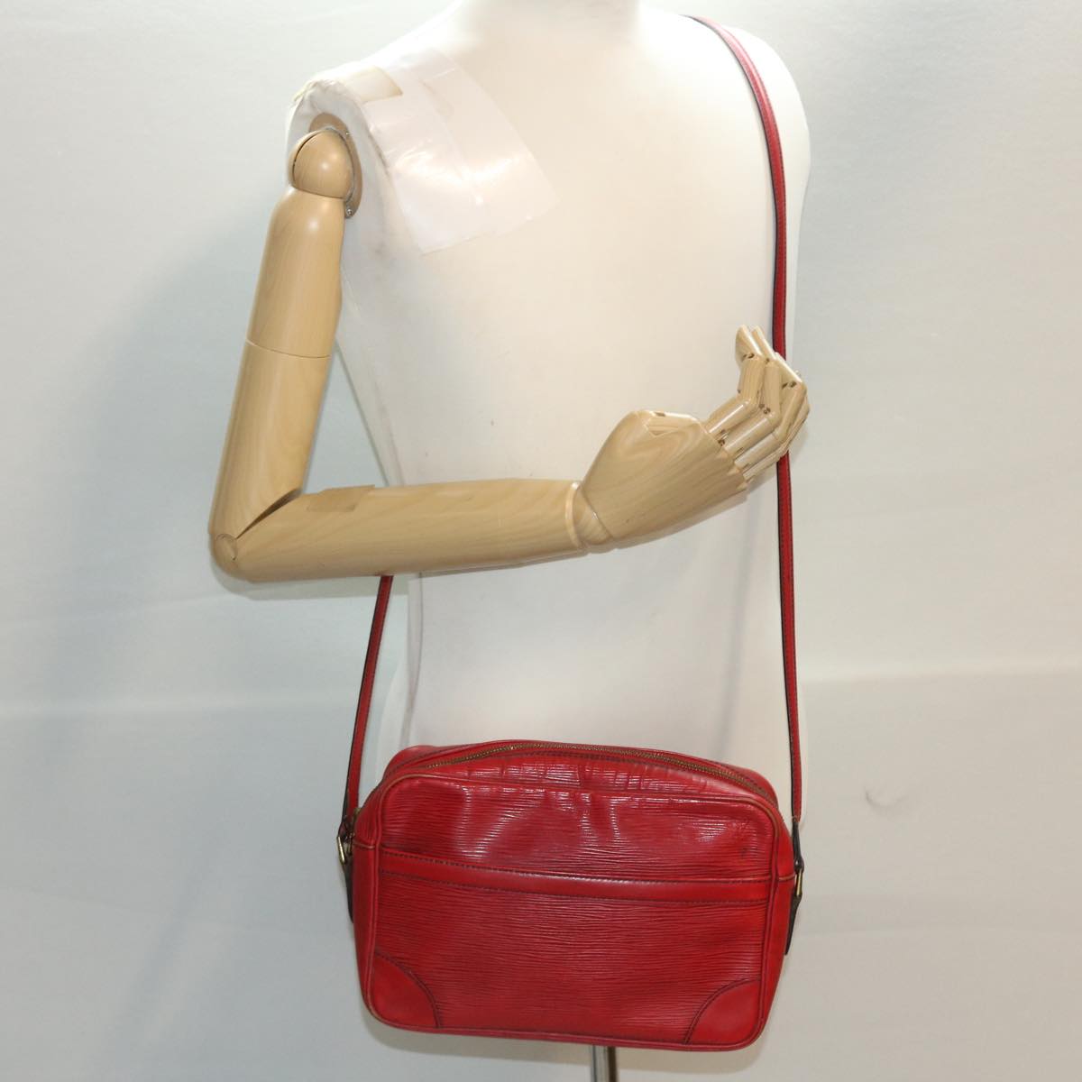 LOUIS VUITTON Epi Trocadero 27 Shoulder Bag Red M52317 LV 45385