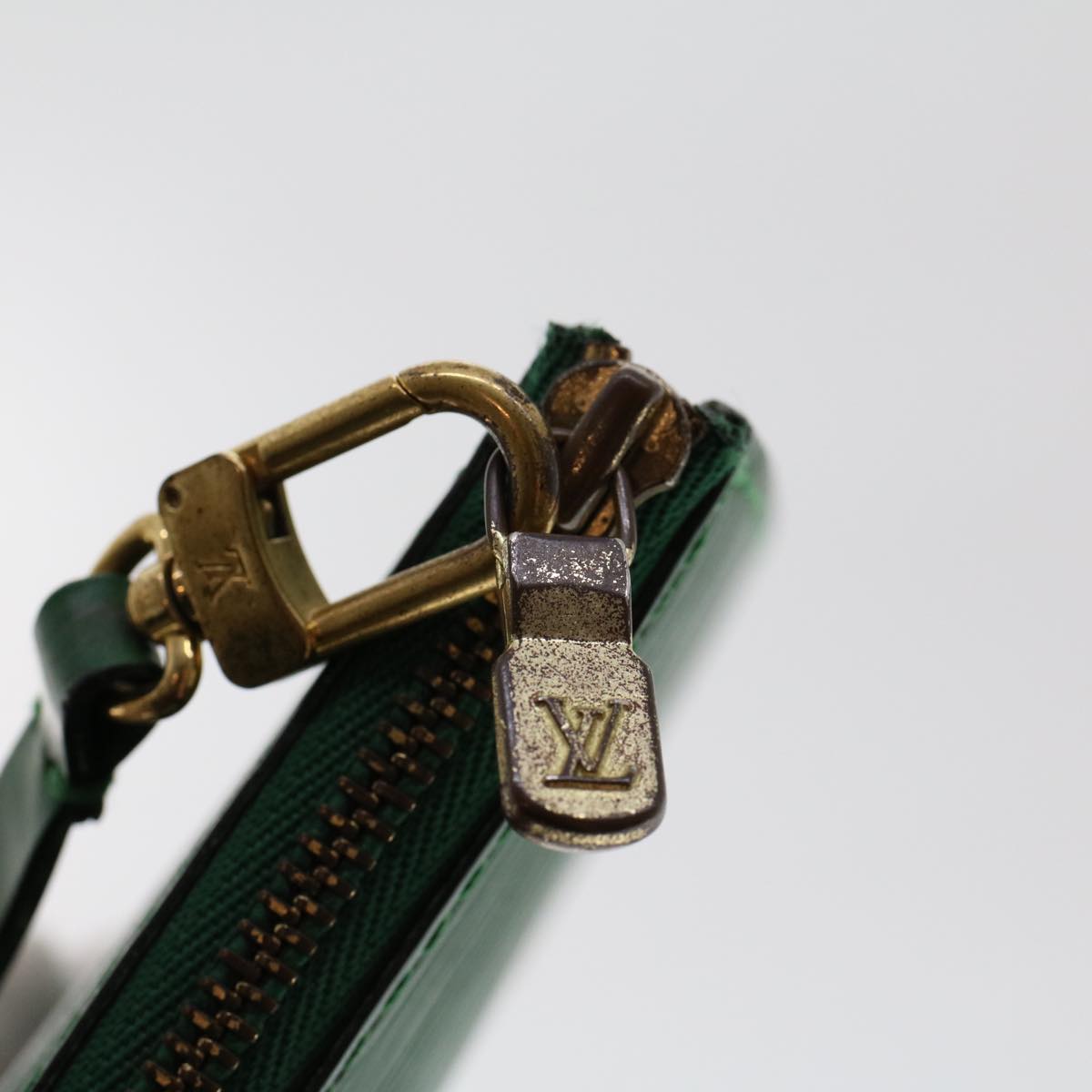 LOUIS VUITTON Epi Pochette Accessoires Accessory Pouch Green M52984 45422
