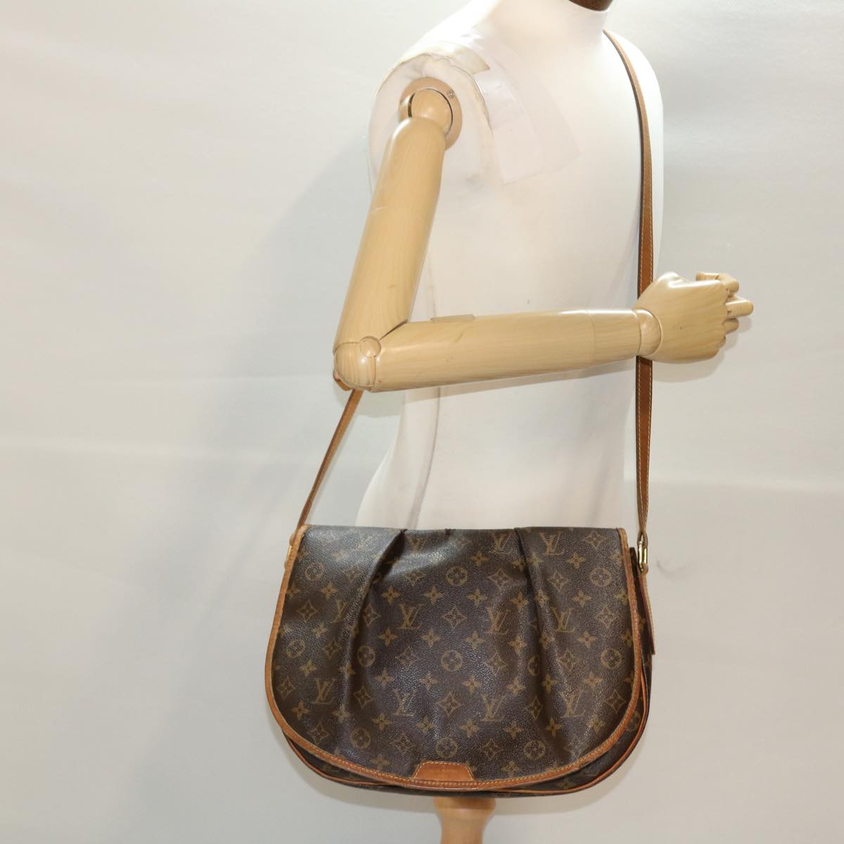 LOUIS VUITTON Monogram Menilmontant MM Shoulder Bag M40473 LV 45491