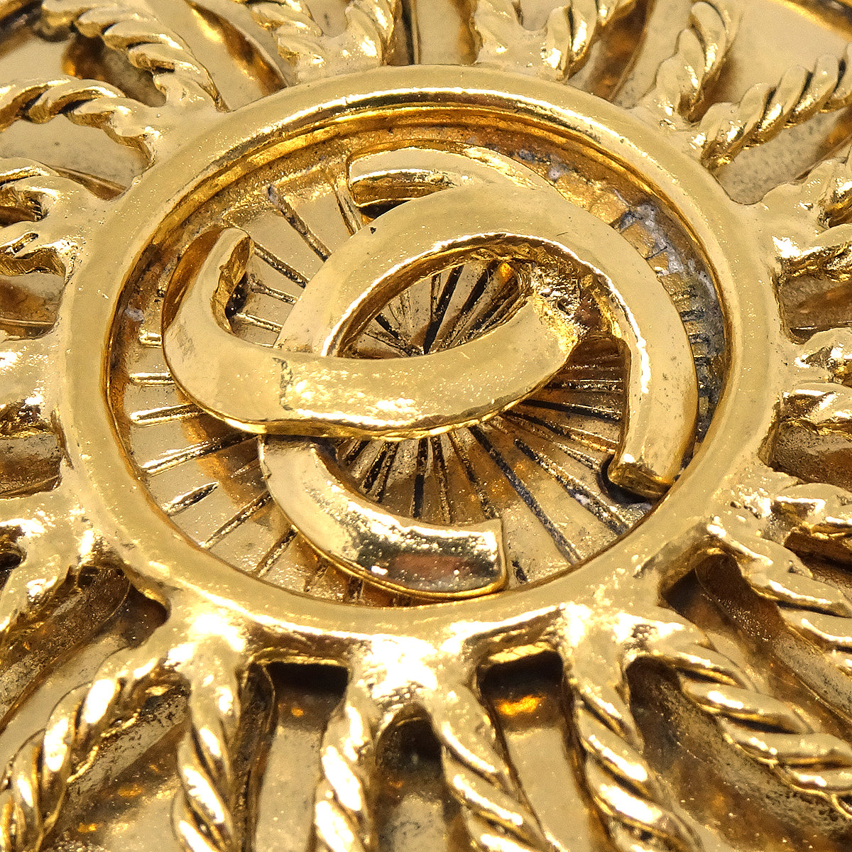 Luxury Chanel Medallion Sun Brooch Pin Gold 94A