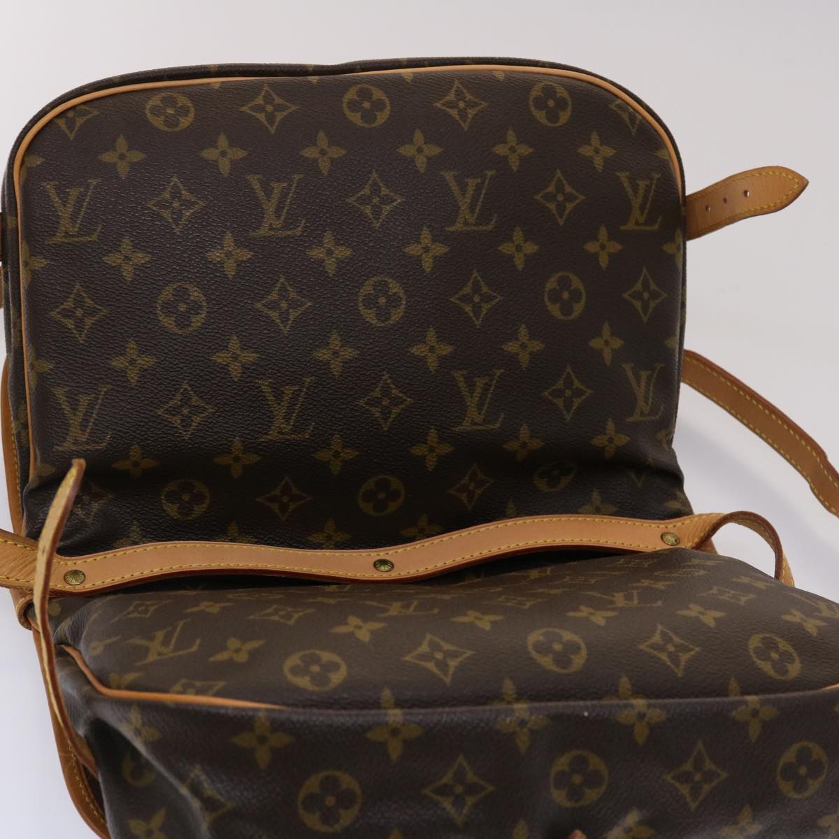 LOUIS VUITTON Monogram Saumur 30 Shoulder Bag M42256 LV 45500