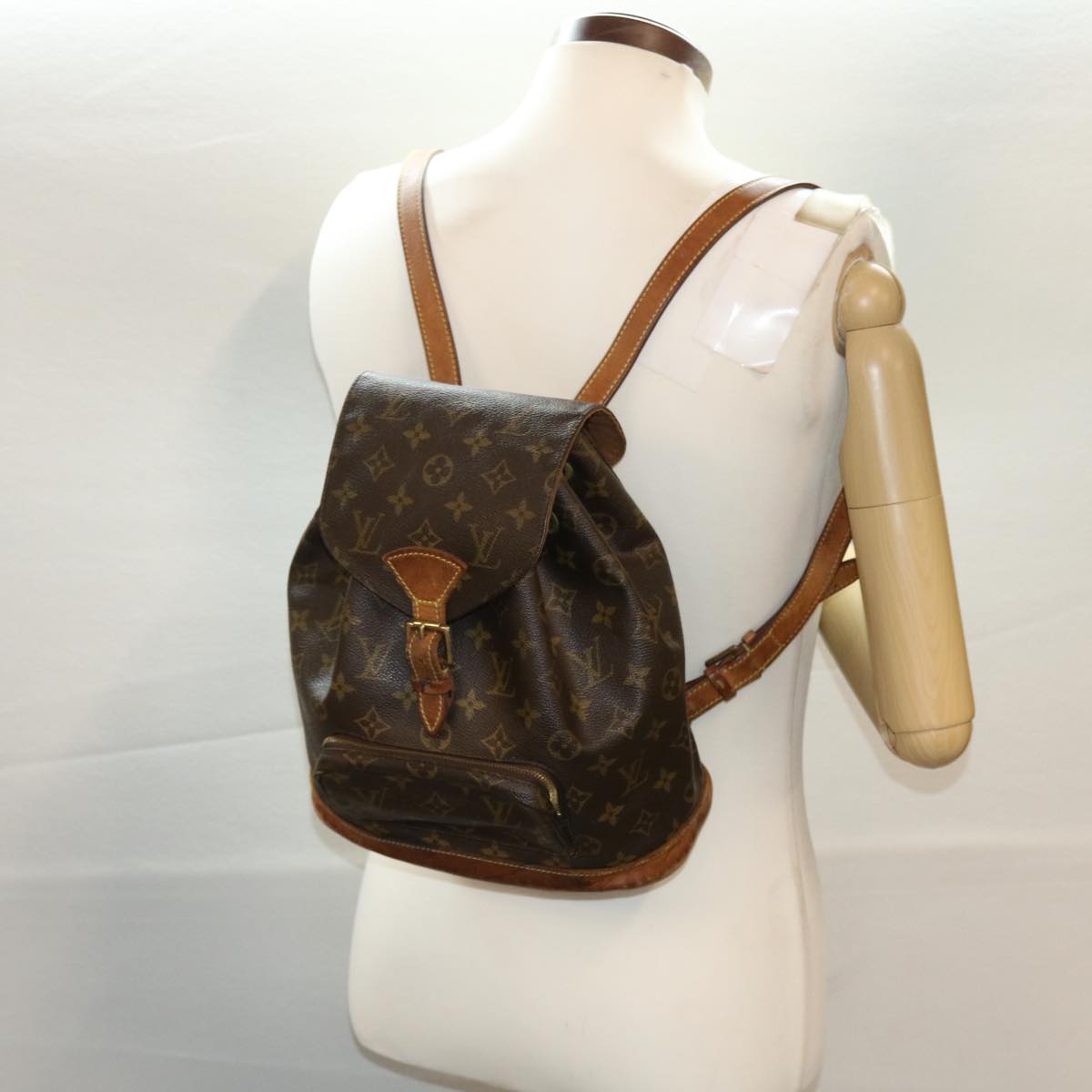 LOUIS VUITTON Monogram Montsouris MM Backpack M51136 LV 45517