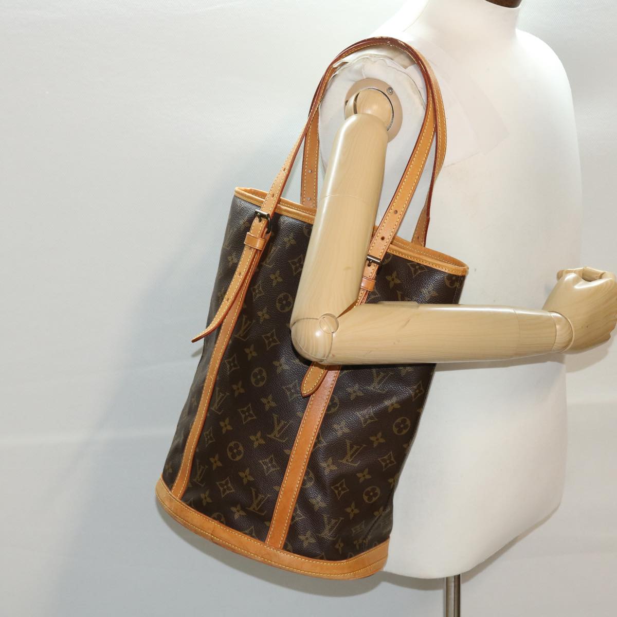LOUIS VUITTON Monogram Bucket GM Shoulder Bag M42236 LV 45534