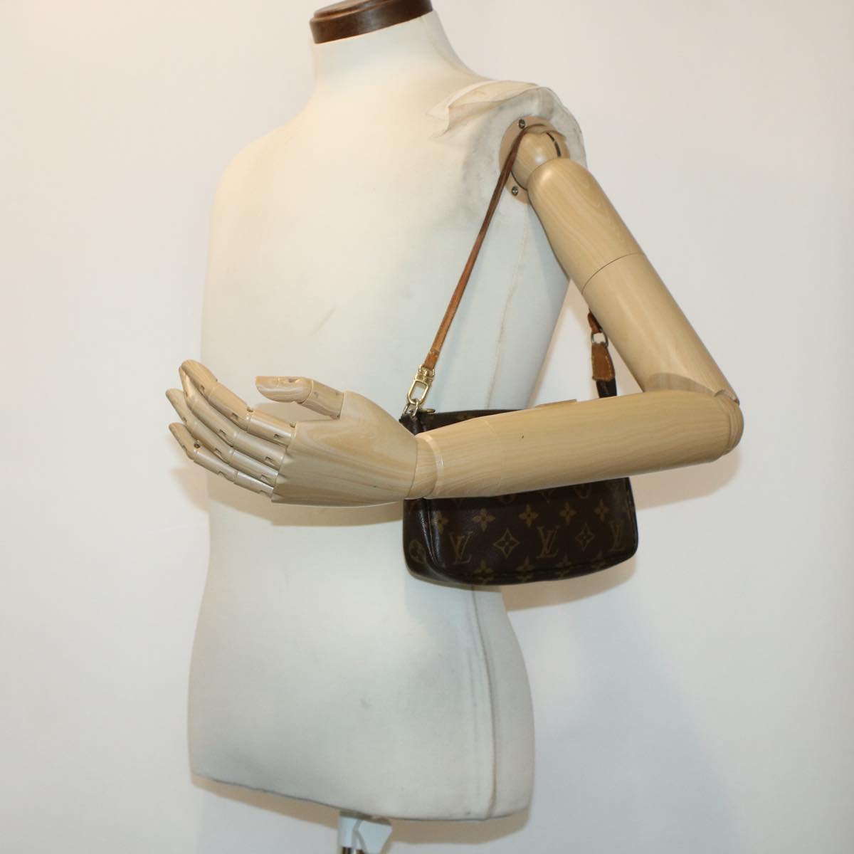 LOUIS VUITTON Monogram Pochette Accessoires Pouch M51980 LV 45554