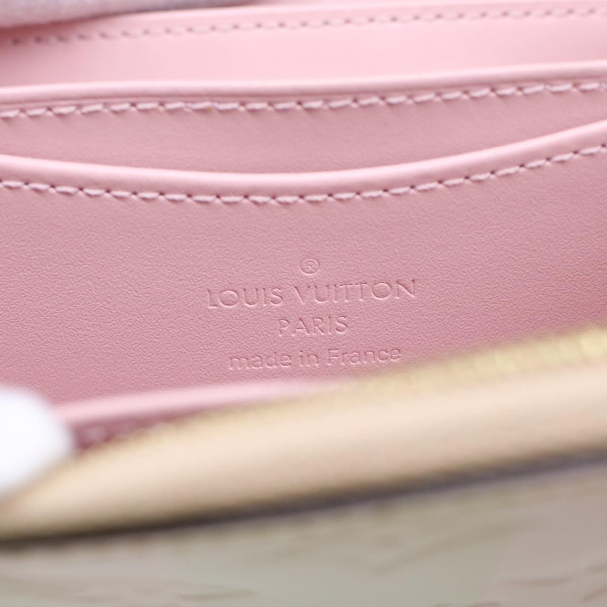 LOUIS VUITTON Vernis Rayure Zippy Coin Purse Pink Beige M58066 LV 45570