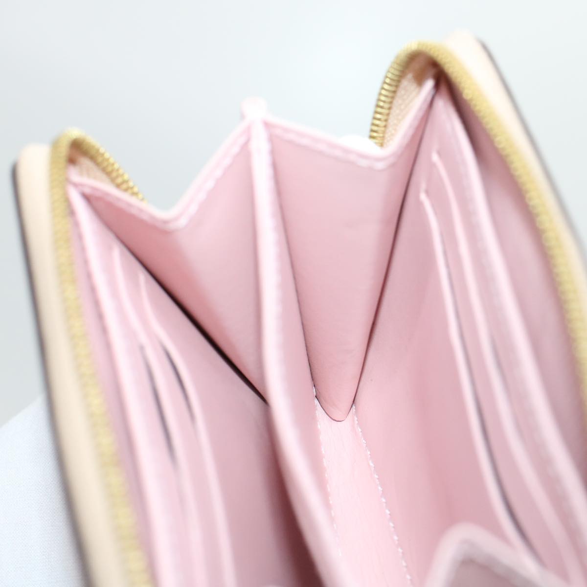 LOUIS VUITTON Vernis Rayure Zippy Coin Purse Pink Beige M58066 LV 45570