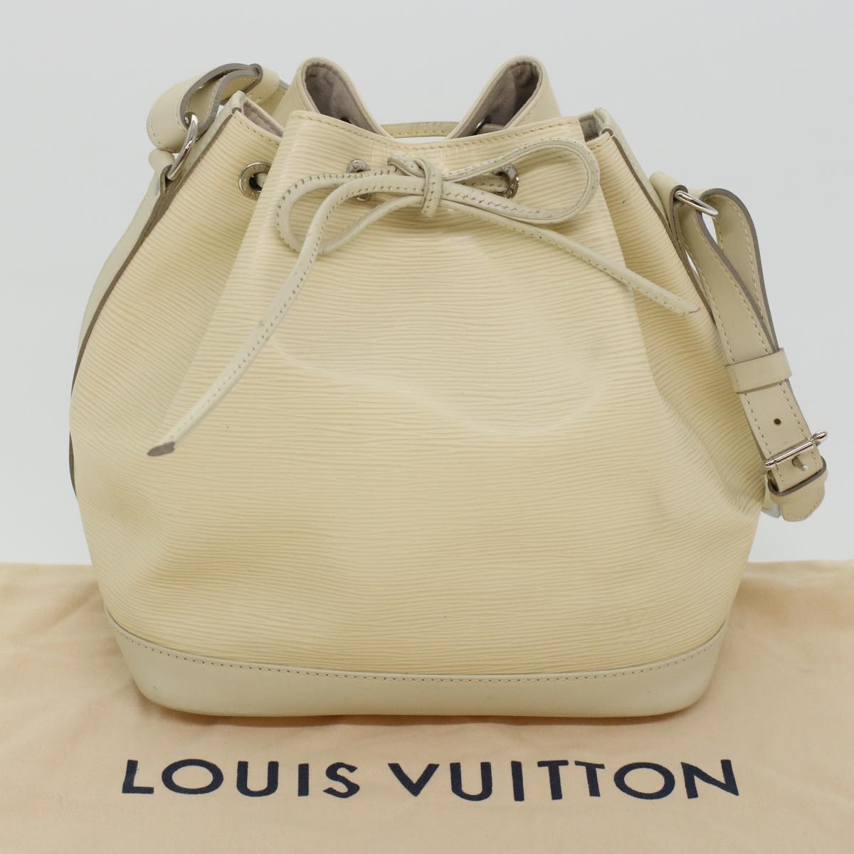 LOUIS VUITTON Epi Noe Shoulder Bag White M4084J LV 45589
