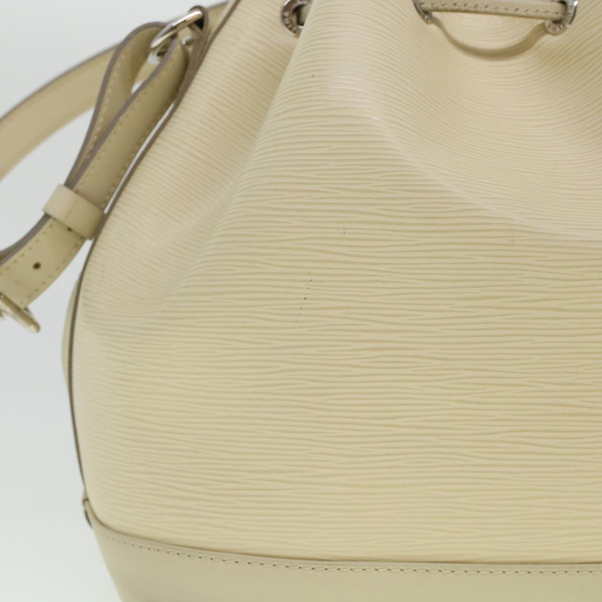 LOUIS VUITTON Epi Noe Shoulder Bag White M4084J LV 45589