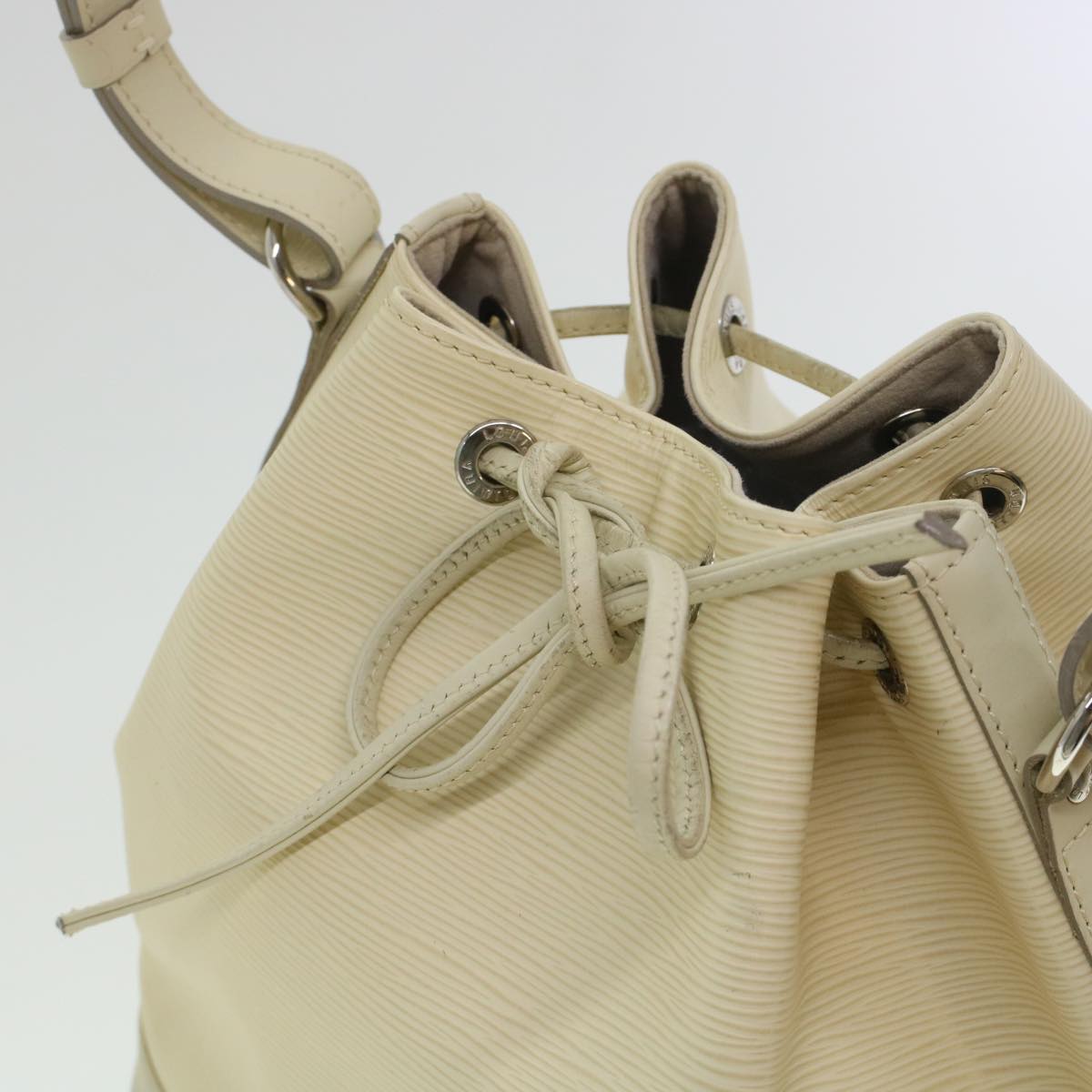 LOUIS VUITTON Epi Noe Shoulder Bag White M4084J LV 45589
