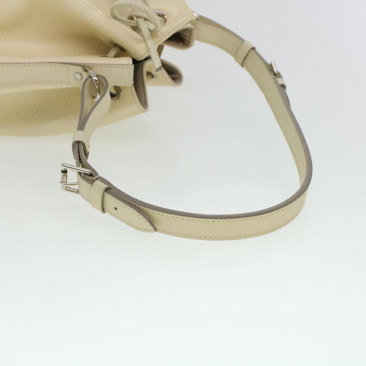 LOUIS VUITTON Epi Noe Shoulder Bag White M4084J LV 45589