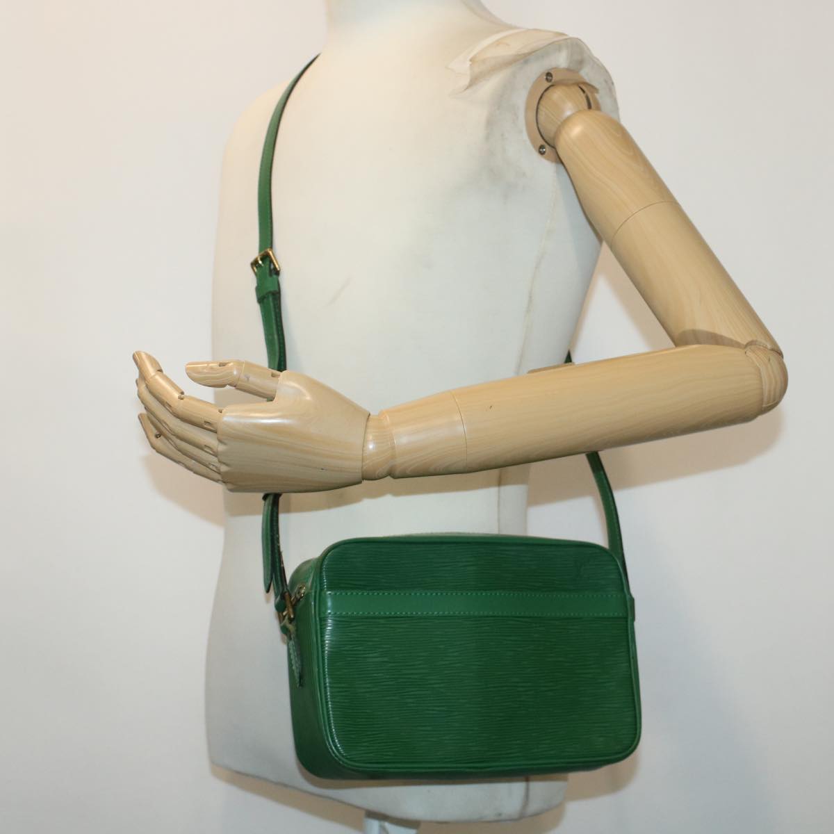 LOUIS VUITTON Epi Trocadero 23 Shoulder Bag Green M52304 LV 45592