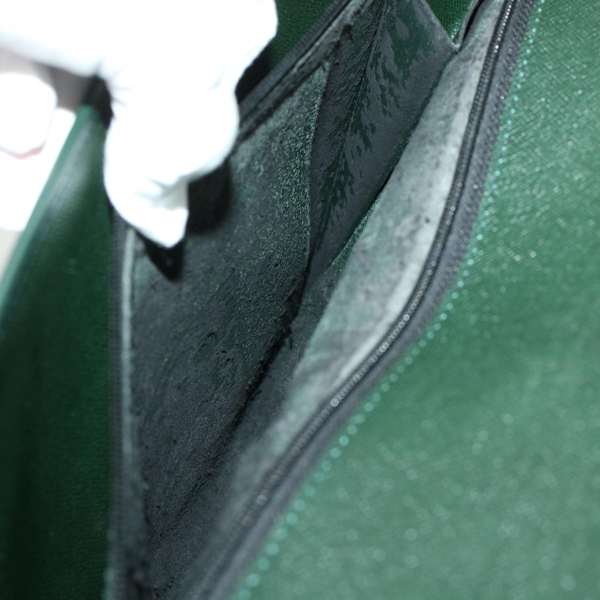 LOUIS VUITTON Taiga Leather Clutch Bag Epicea LV 45625