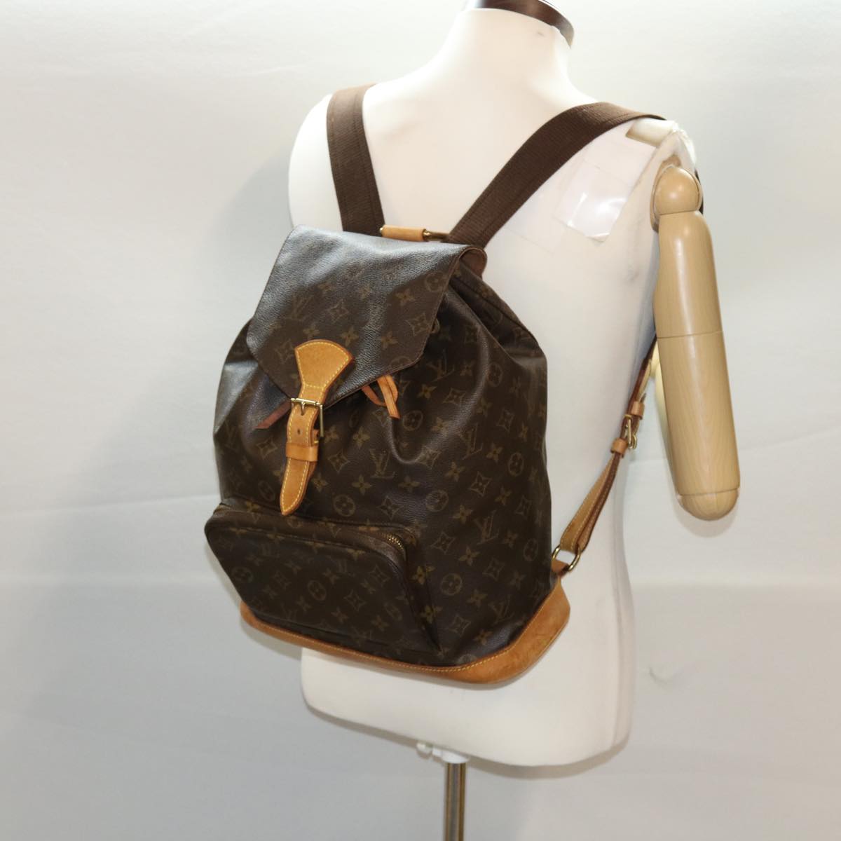 LOUIS VUITTON Monogram Montsouris GM Backpack M51135 LV 45662