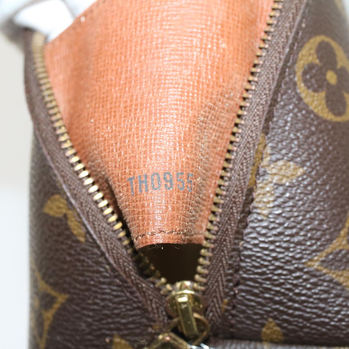 LOUIS VUITTON Monogram Trousse Demi Ronde Cosmetic Pouch M47520 LV 45745