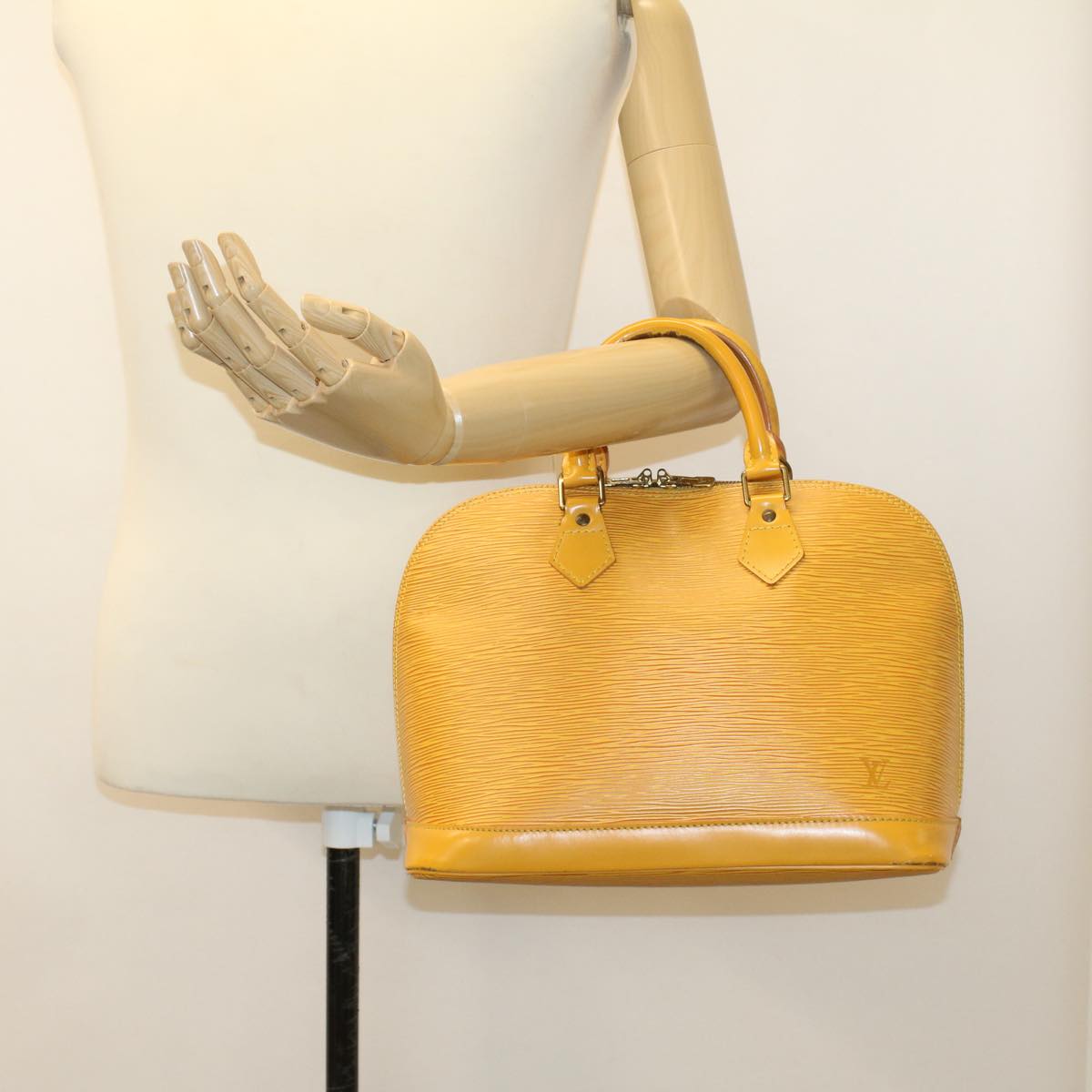 LOUIS VUITTON Epi Alma Hand Bag Tassili Yellow M52149 LV 45781