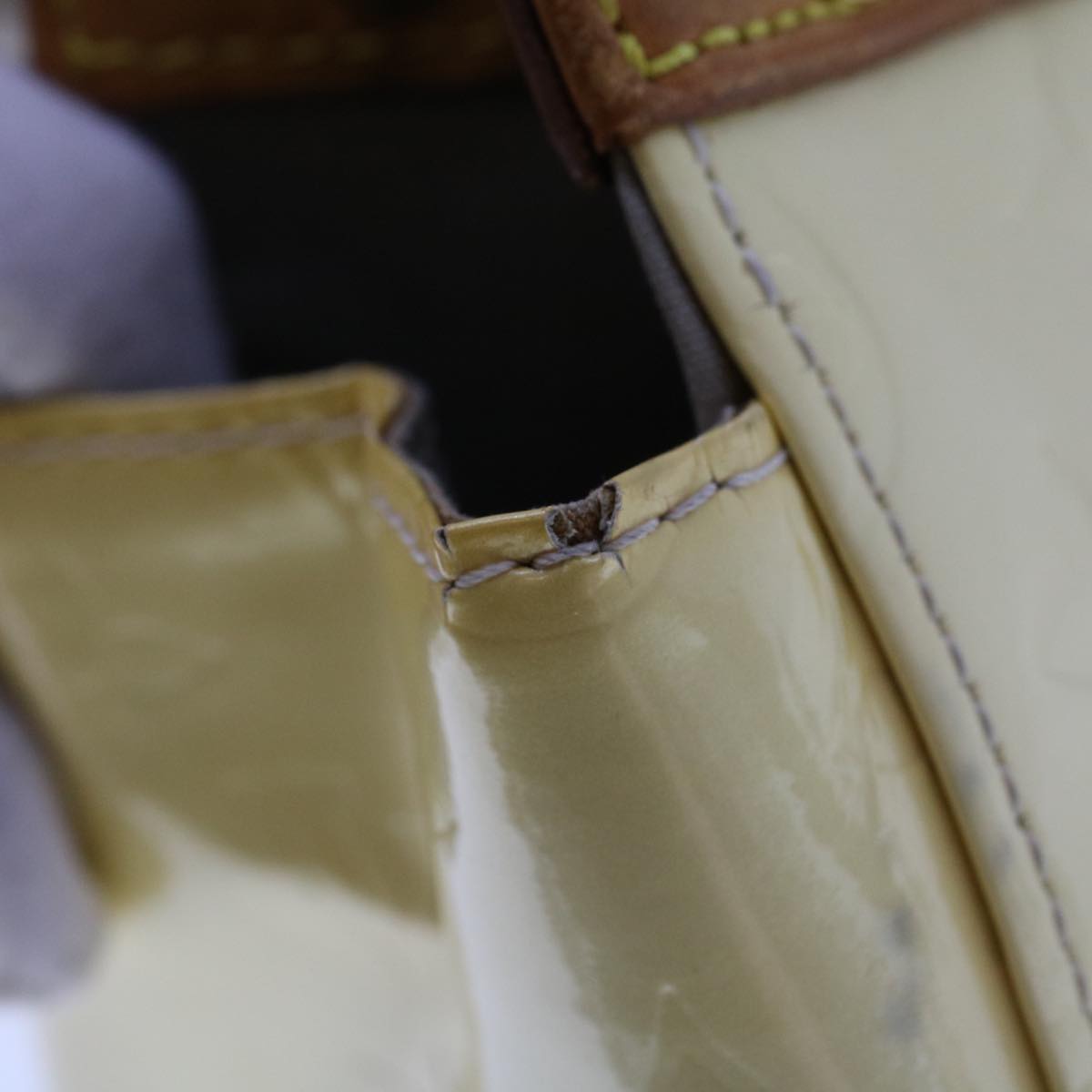 LOUIS VUITTON Monogram Vernis Roxbury Drive Hand Bag Perle M91374 LV 45797