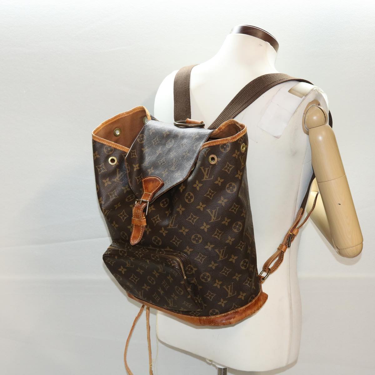 LOUIS VUITTON Monogram Montsouris GM Backpack M51135 LV 46050