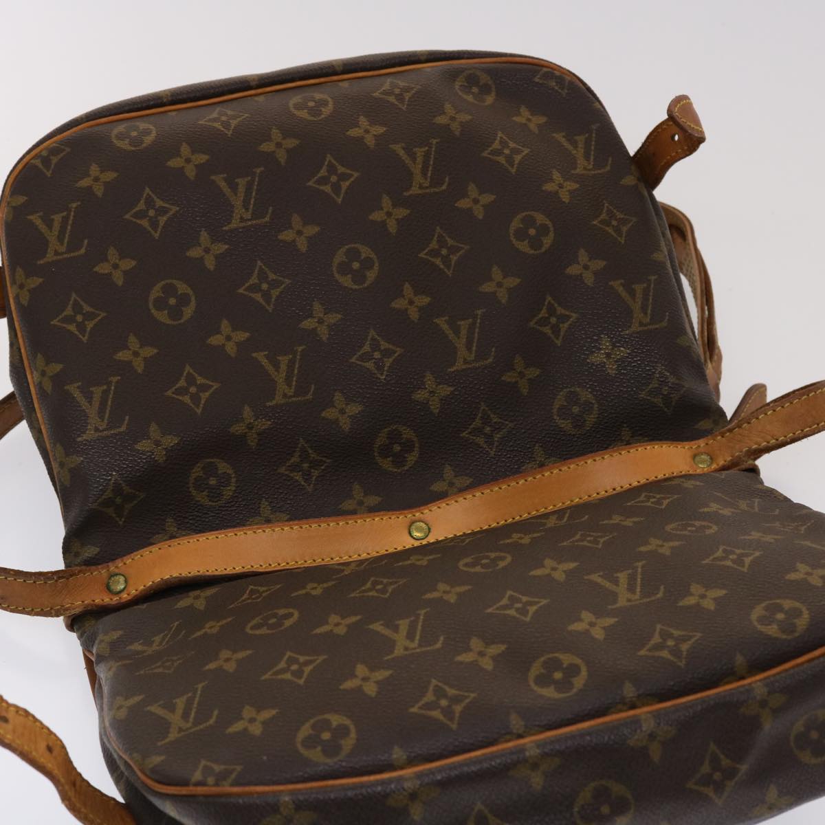 LOUIS VUITTON Monogram Saumur 30 Shoulder Bag M42256 LV 46077