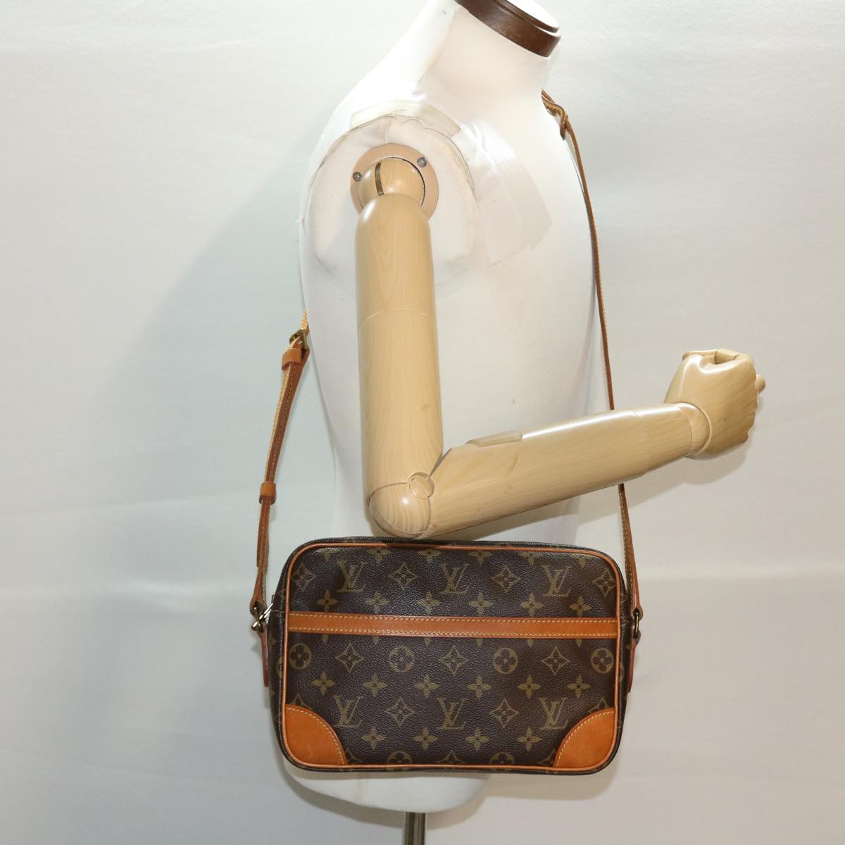 LOUIS VUITTON Monogram Trocadero 27 Shoulder Bag M51274 LV 46091