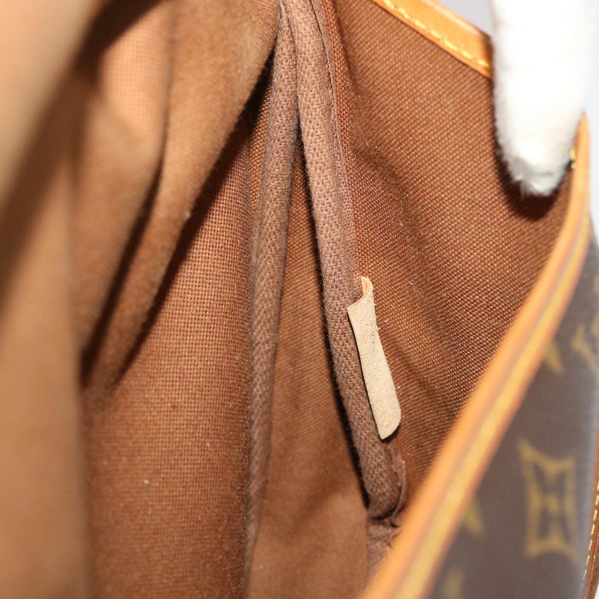LOUIS VUITTON Monogram Saumur 30 Shoulder Bag M42256 LV 46102