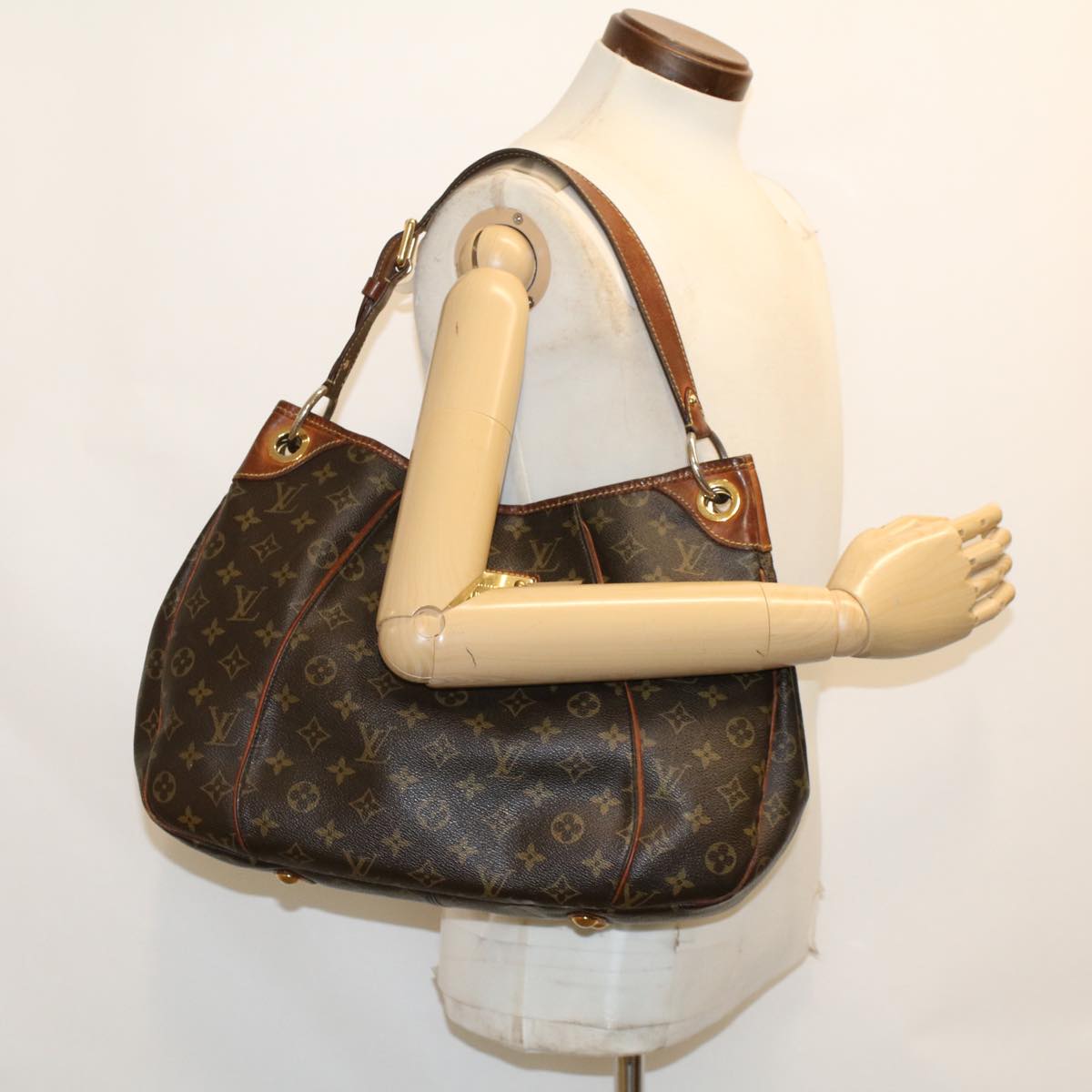 LOUIS VUITTON Monogram Galliera PM Shoulder Bag M56382 LV 46212