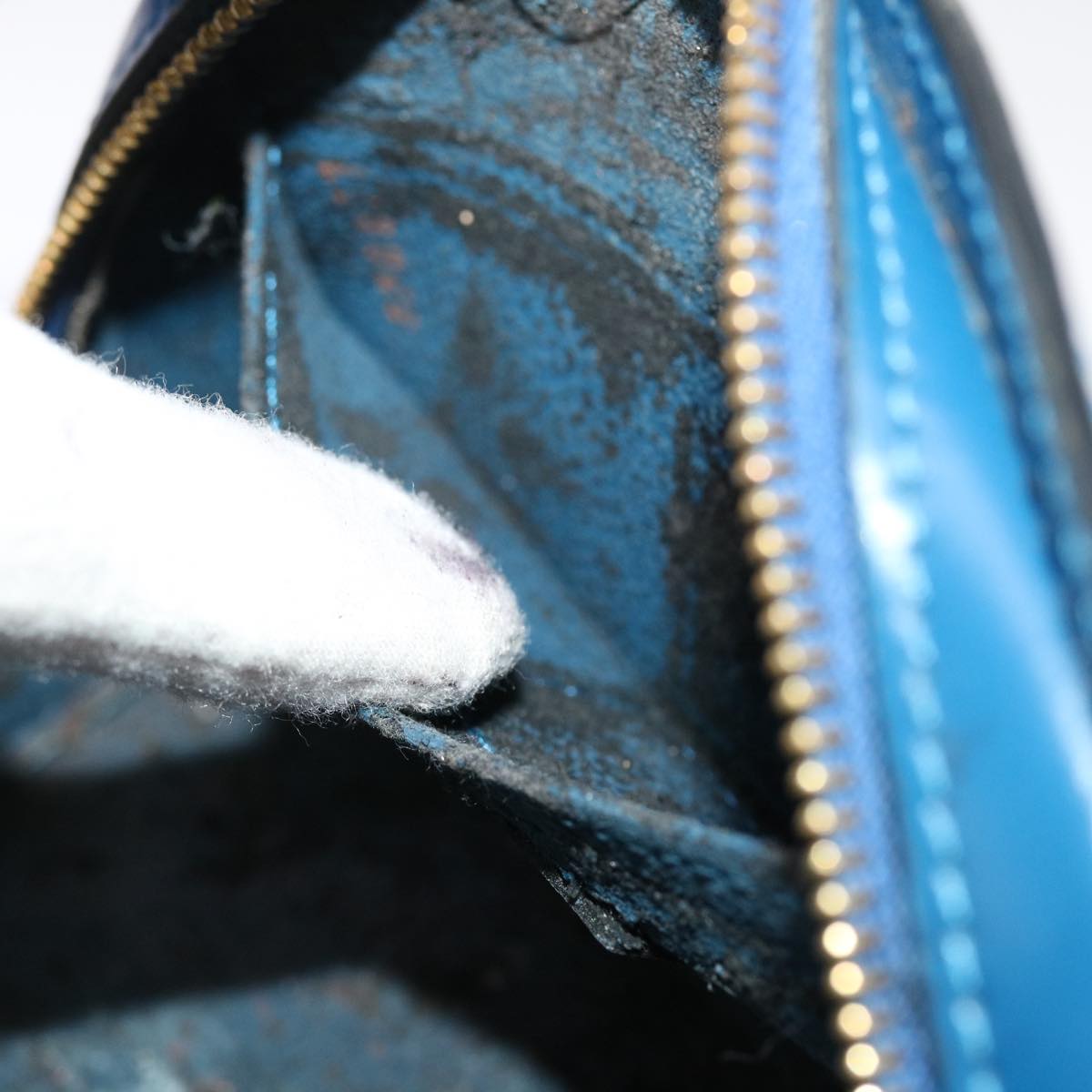 LOUIS VUITTON Epi Dauphine PM Pouch Blue M48445 LV 46250