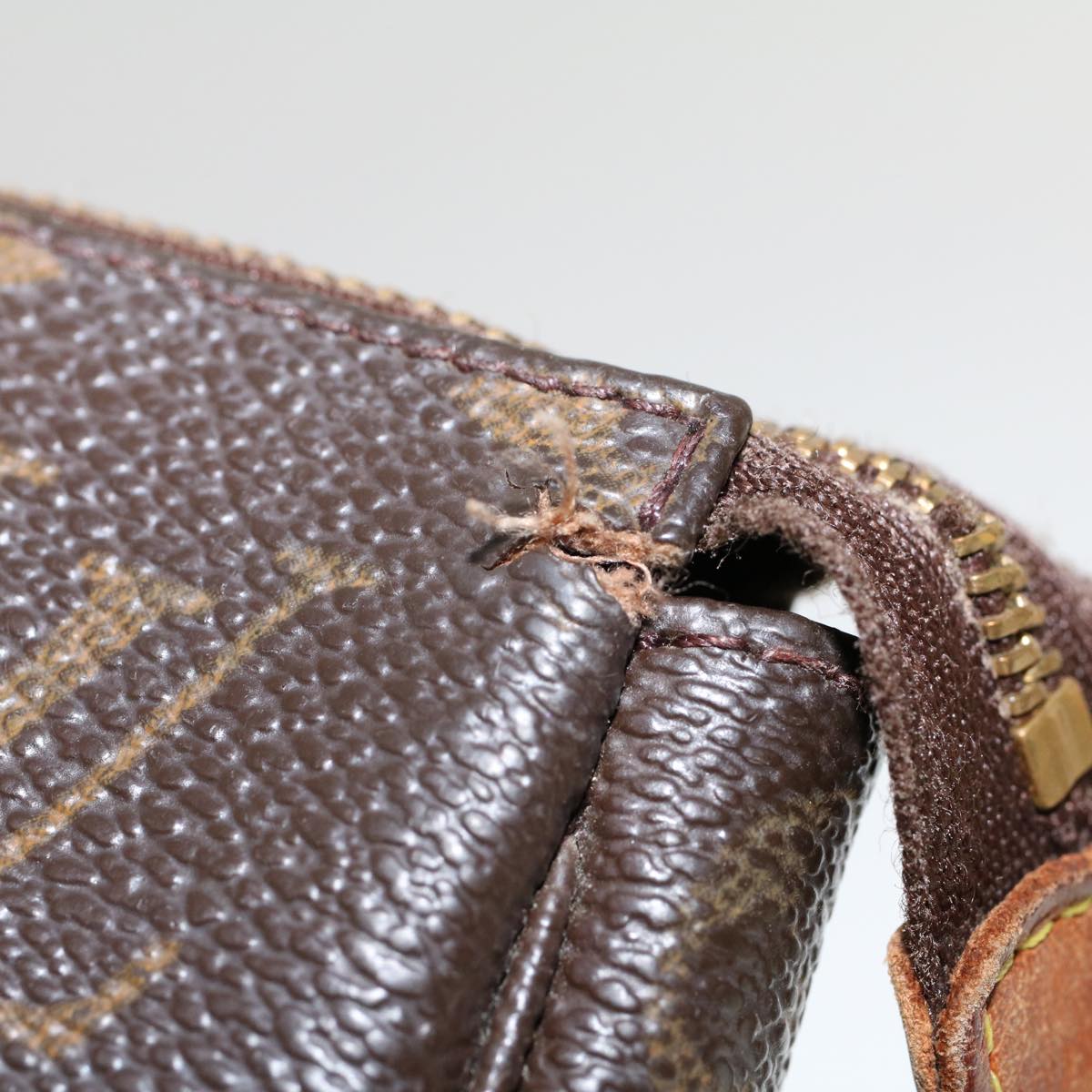 LOUIS VUITTON Monogram Pochette Accessoires Pouch M51980 LV 46281