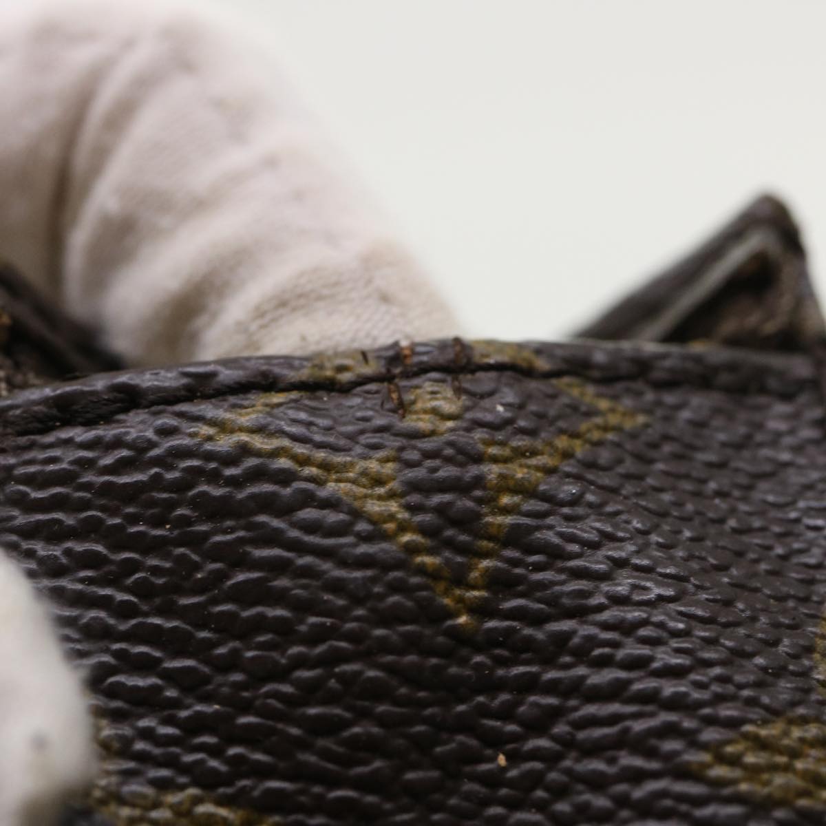 LOUIS VUITTON Monogram Poche Toilette 15 Pouch M47546 LV 46288