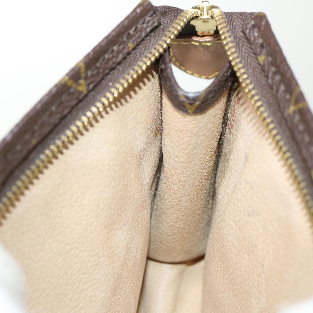 LOUIS VUITTON Monogram Poche Toilette 15 Pouch M47546 LV 46288