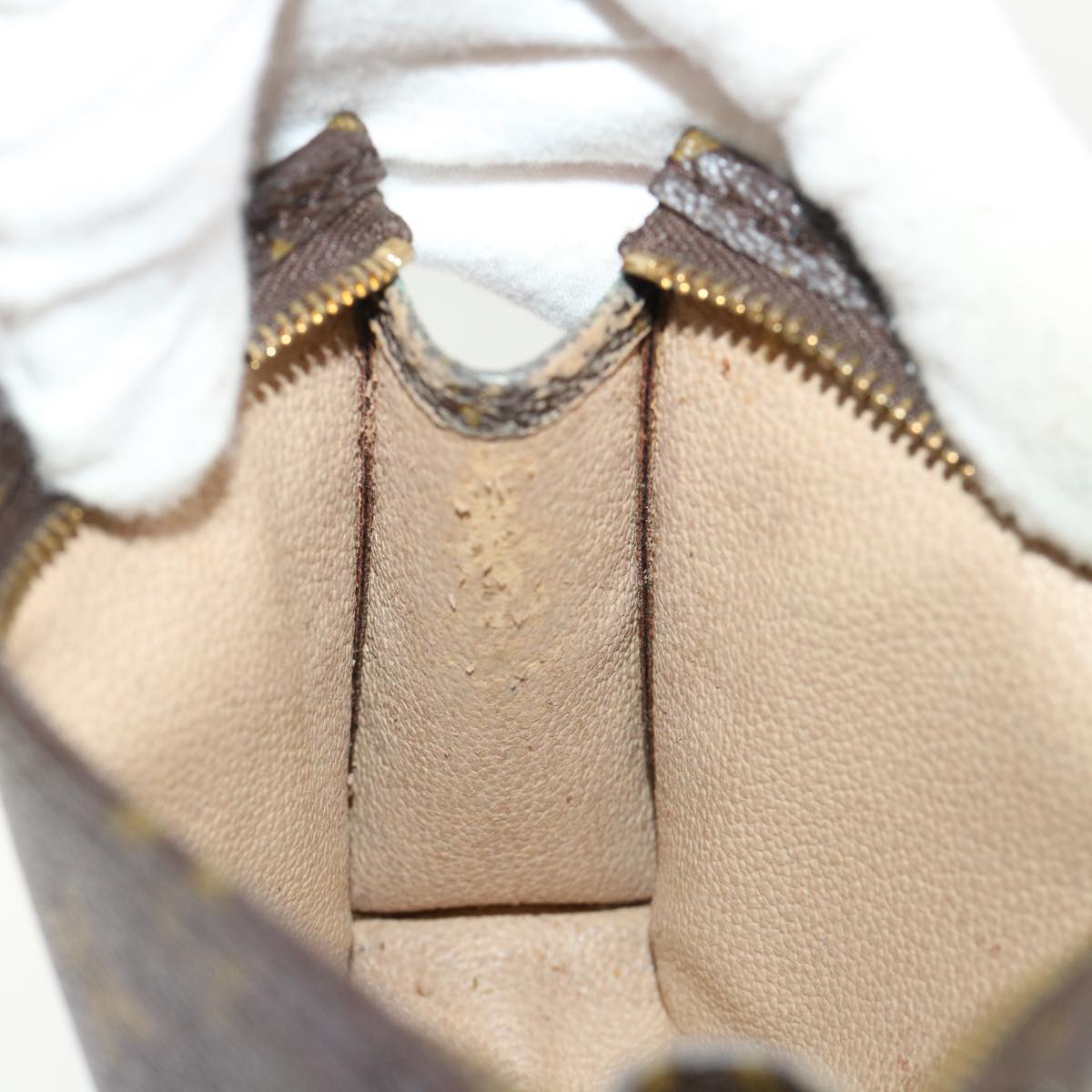 LOUIS VUITTON Monogram Poche Toilette 15 Pouch M47546 LV 46290