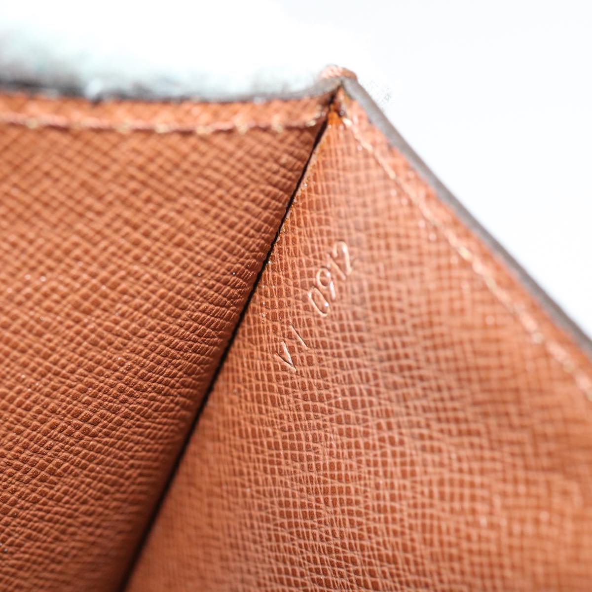 LOUIS VUITTON Epi Monceau Hand Bag Brown M52123 LV 46345