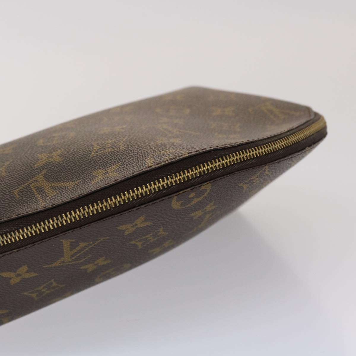 LOUIS VUITTON Monogram Trousse Demi Ronde Cosmetic Pouch M47520 LV 46397