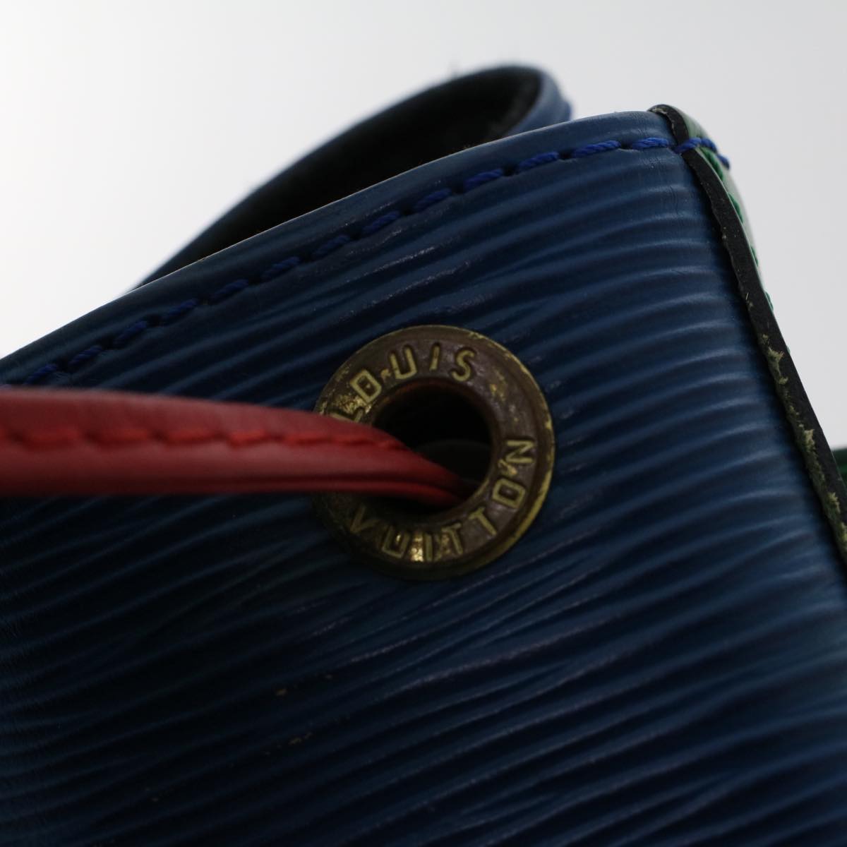LOUIS VUITTON Epi Tricolor Noe Shoulder Bag Green Blue Red M44084 LV 46441