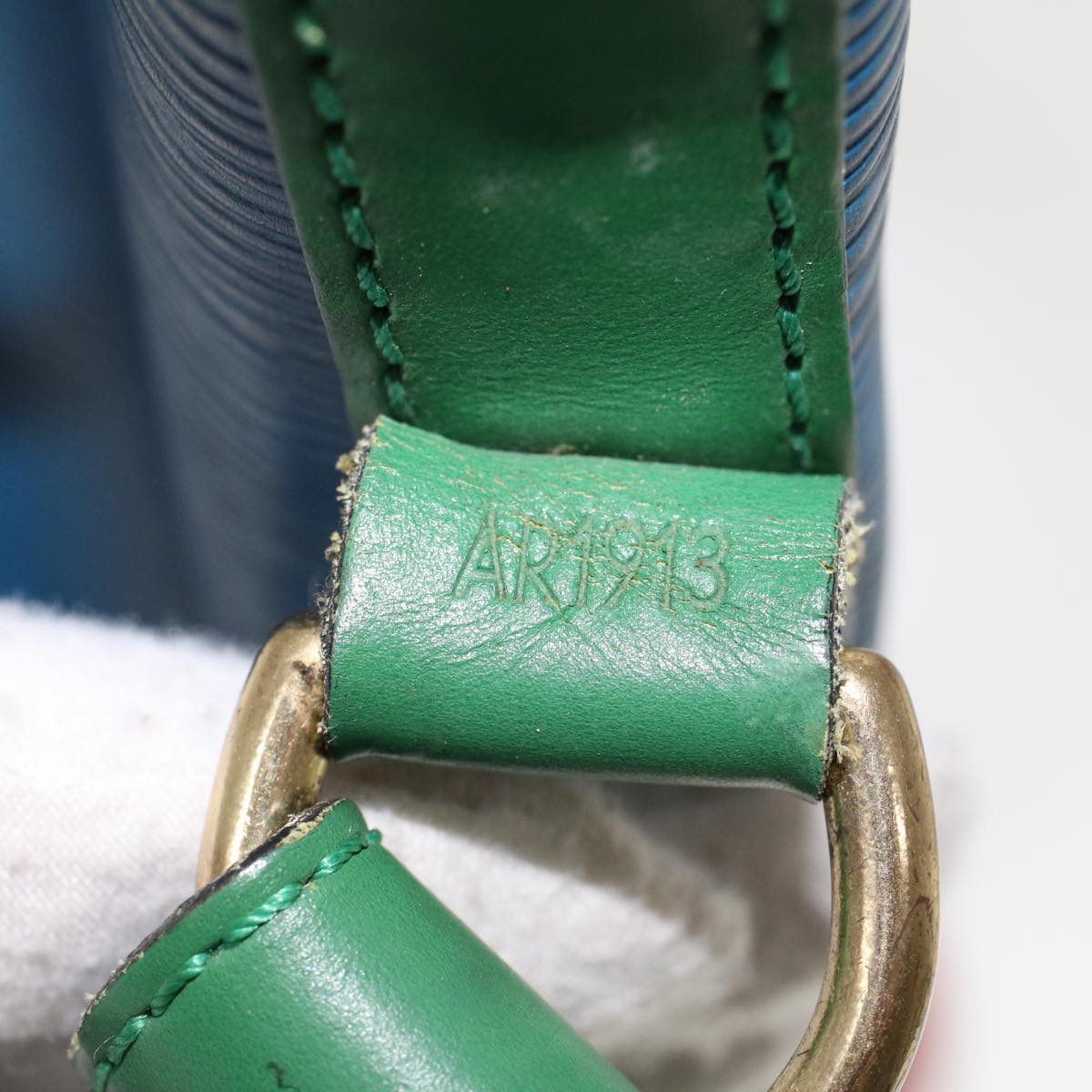 LOUIS VUITTON Epi Tricolor Noe Shoulder Bag Green Blue Red M44084 LV 46441