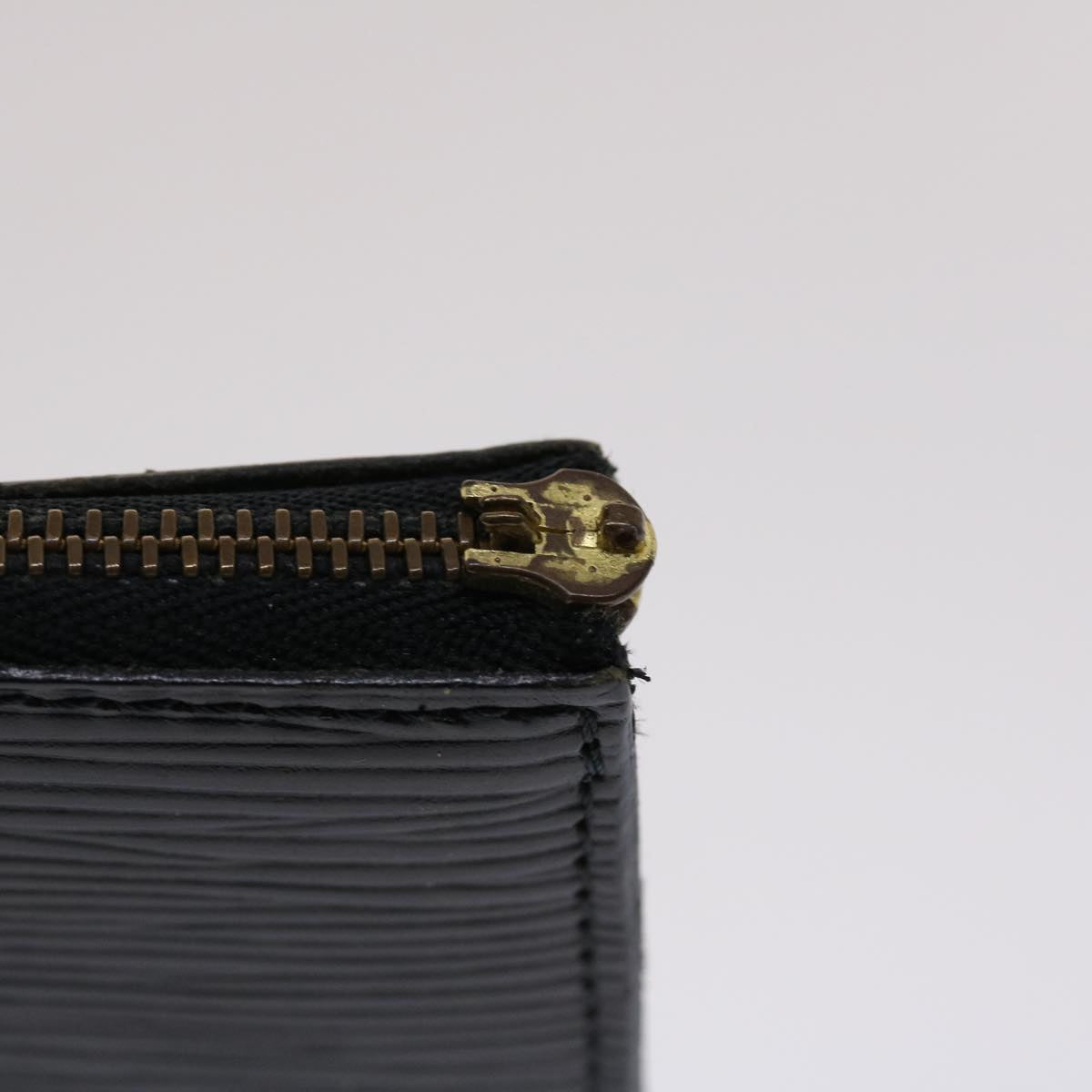 LOUIS VUITTON Epi Pochette Accessoires Pouch Black M52982 LV 46532