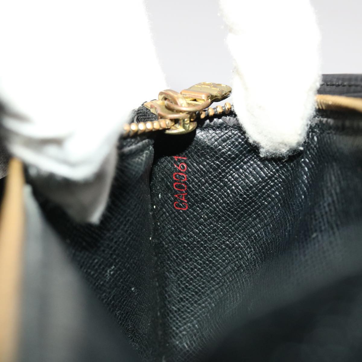 LOUIS VUITTON Epi Portefeuille Sarah Long Wallet Black M63742 LV 46534
