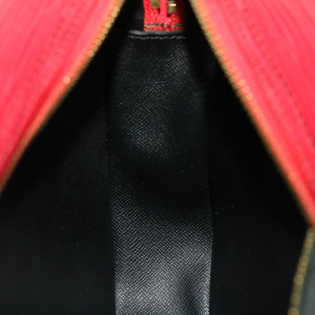 LOUIS VUITTON Epi June Feuille Shoulder Bag Red M52157 LV 46554